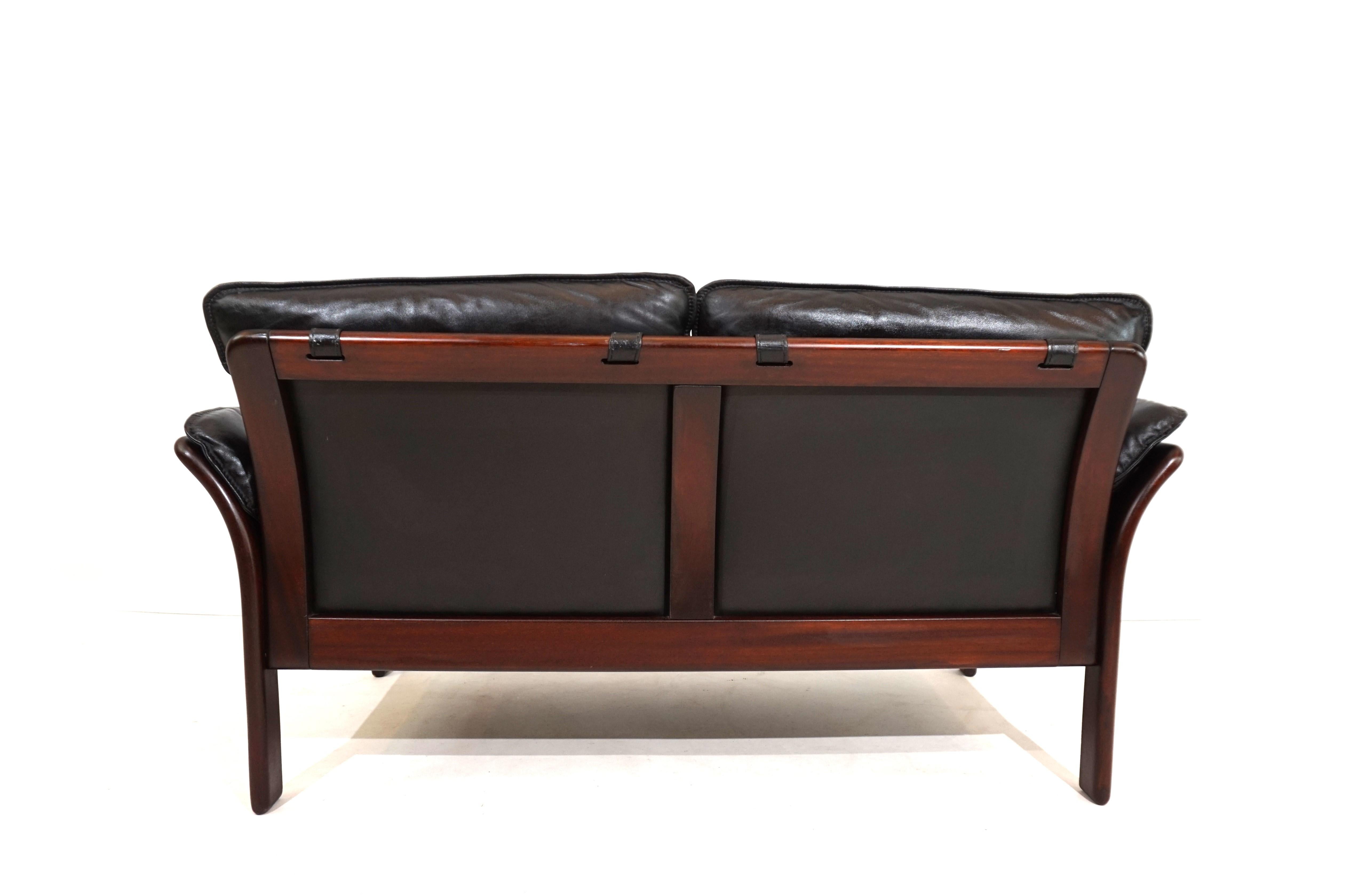 Dreipunkt Scala 2 seater leather sofa 6