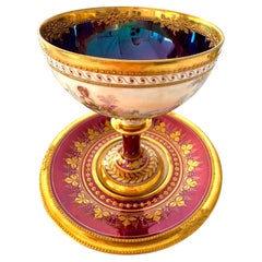Tasse et soucoupe à pied « Ambrosius Lamm » de Dresde, couleur crème et violet, peintes à la main, vers 1930
