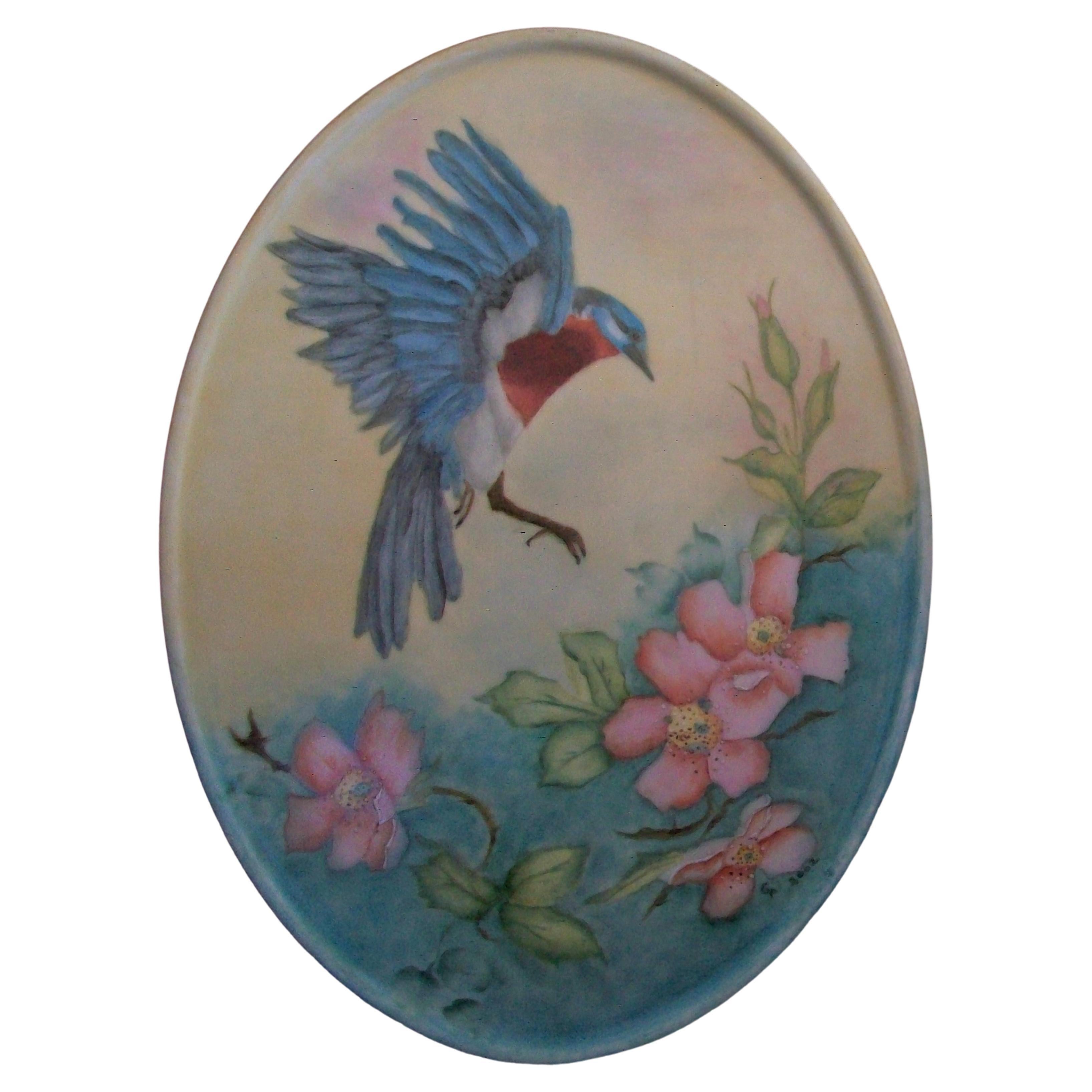 Plaque en porcelaine bleue représentant un oiseau et des fleurs, signée, Dresde, vers 2002