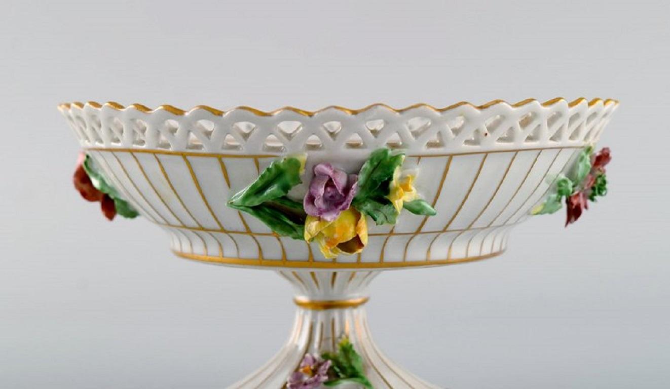 Dresden Compote in Openwork Porcelain with Hand-Painted Flowers In Excellent Condition In Copenhagen, DK