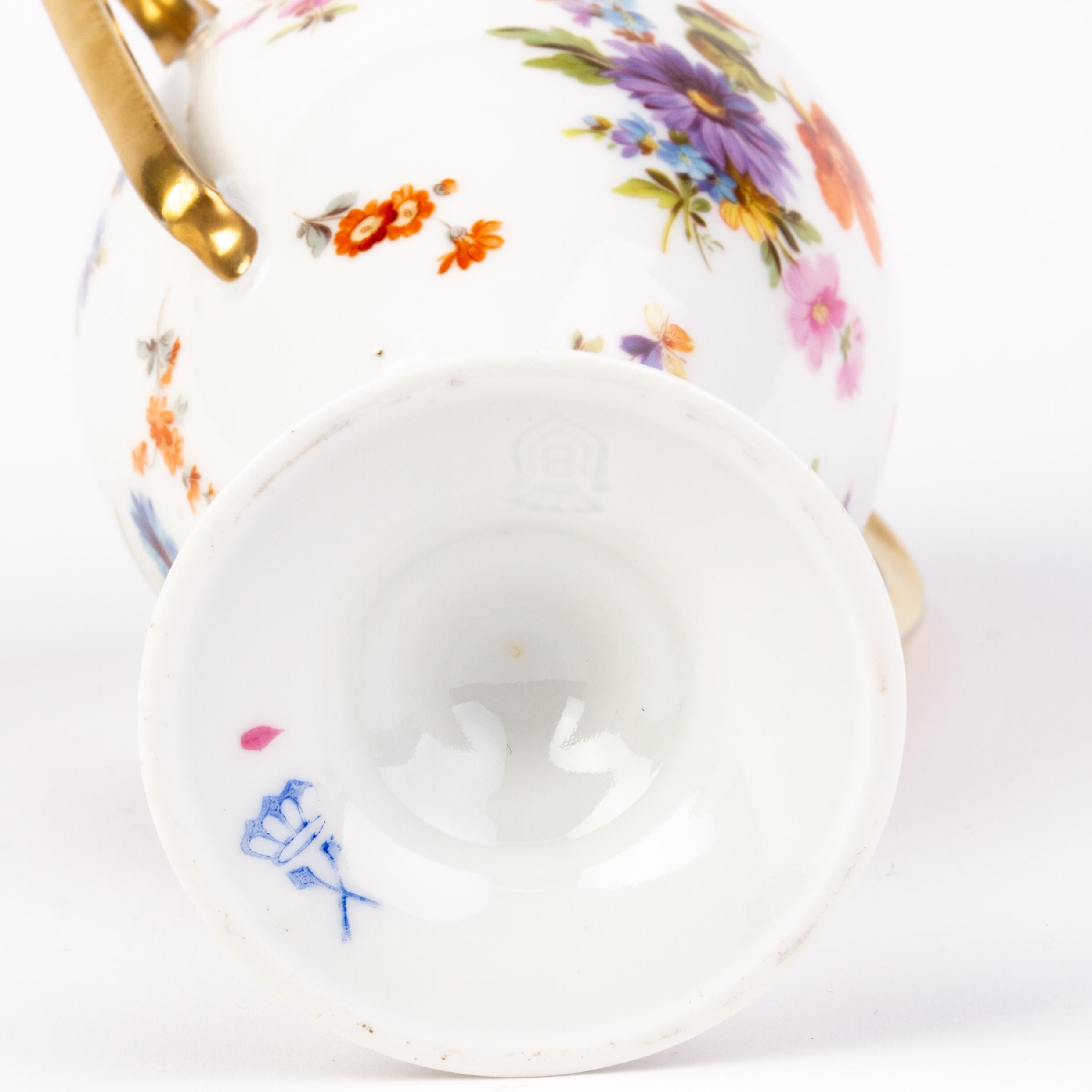 Dresden Fine German Gilt Porcelain Lidded Floral Vase 2