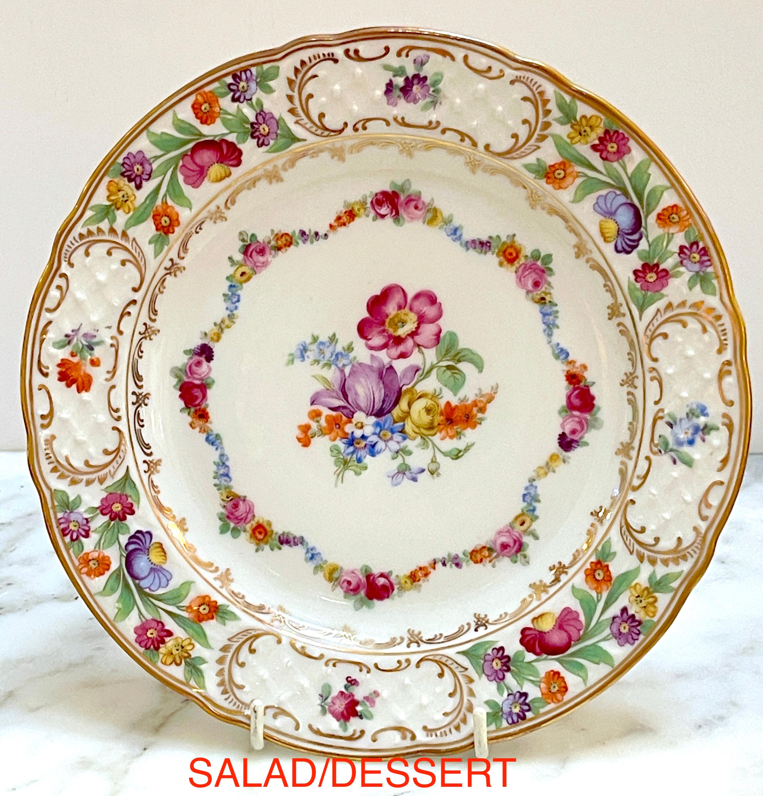 'Dresden Garland' by Schumann, 105 Piece Service for 12* Plus Serving Pieces  In Good Condition For Sale In West Palm Beach, FL
