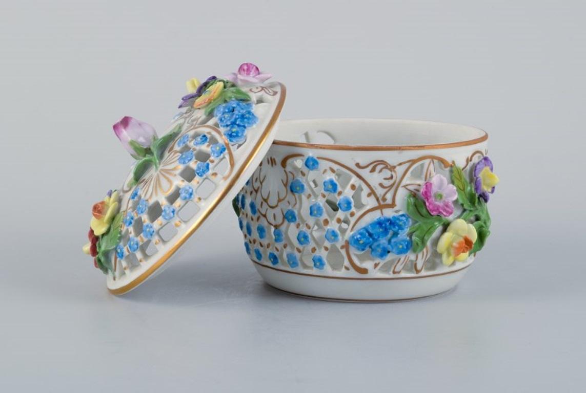 Dresden, Germany, openwork porcelain jar with flowers in relief.  For Sale 4