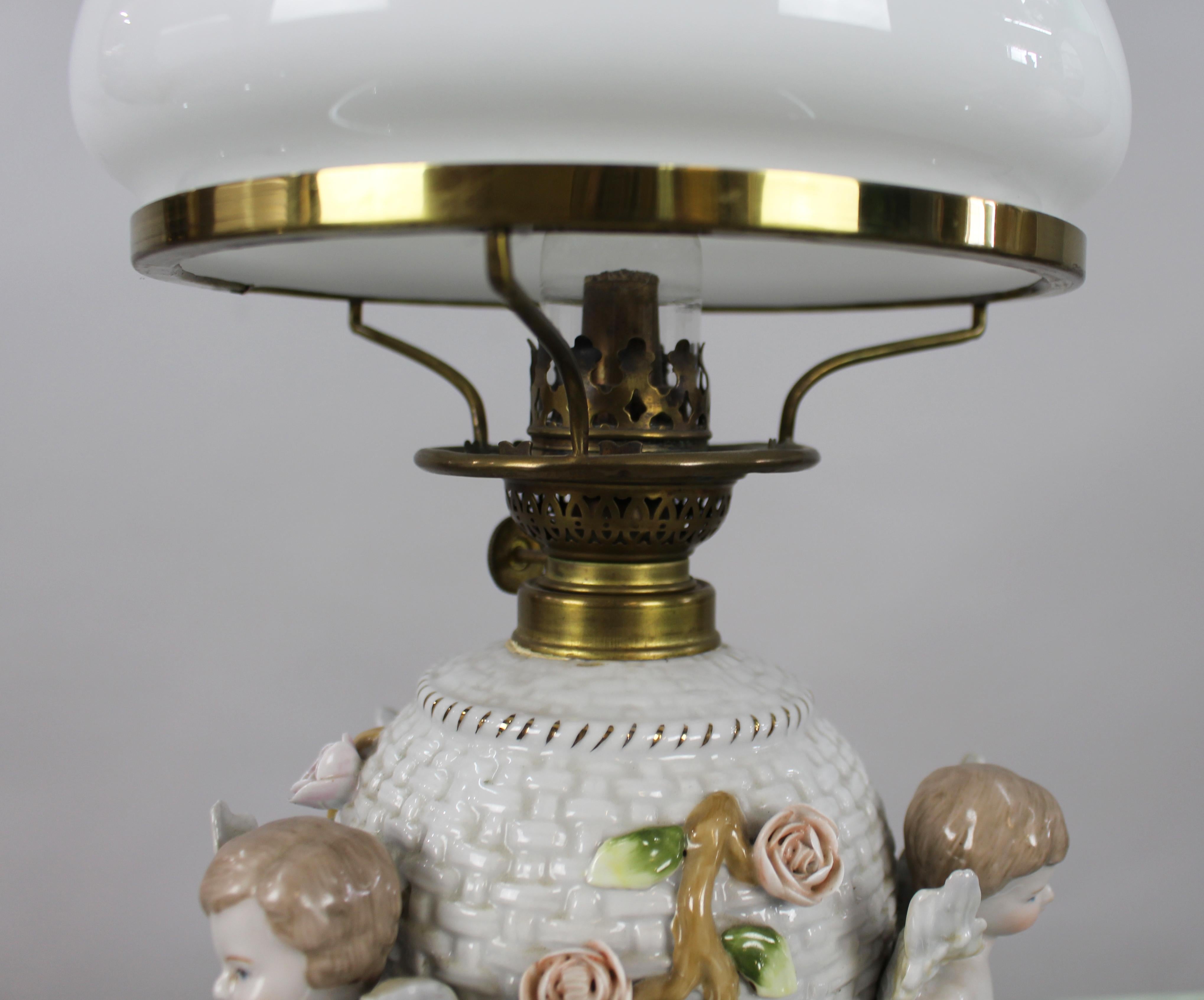 Dresden Porcelain Öllampe mit Putten, um 1890 im Angebot 8
