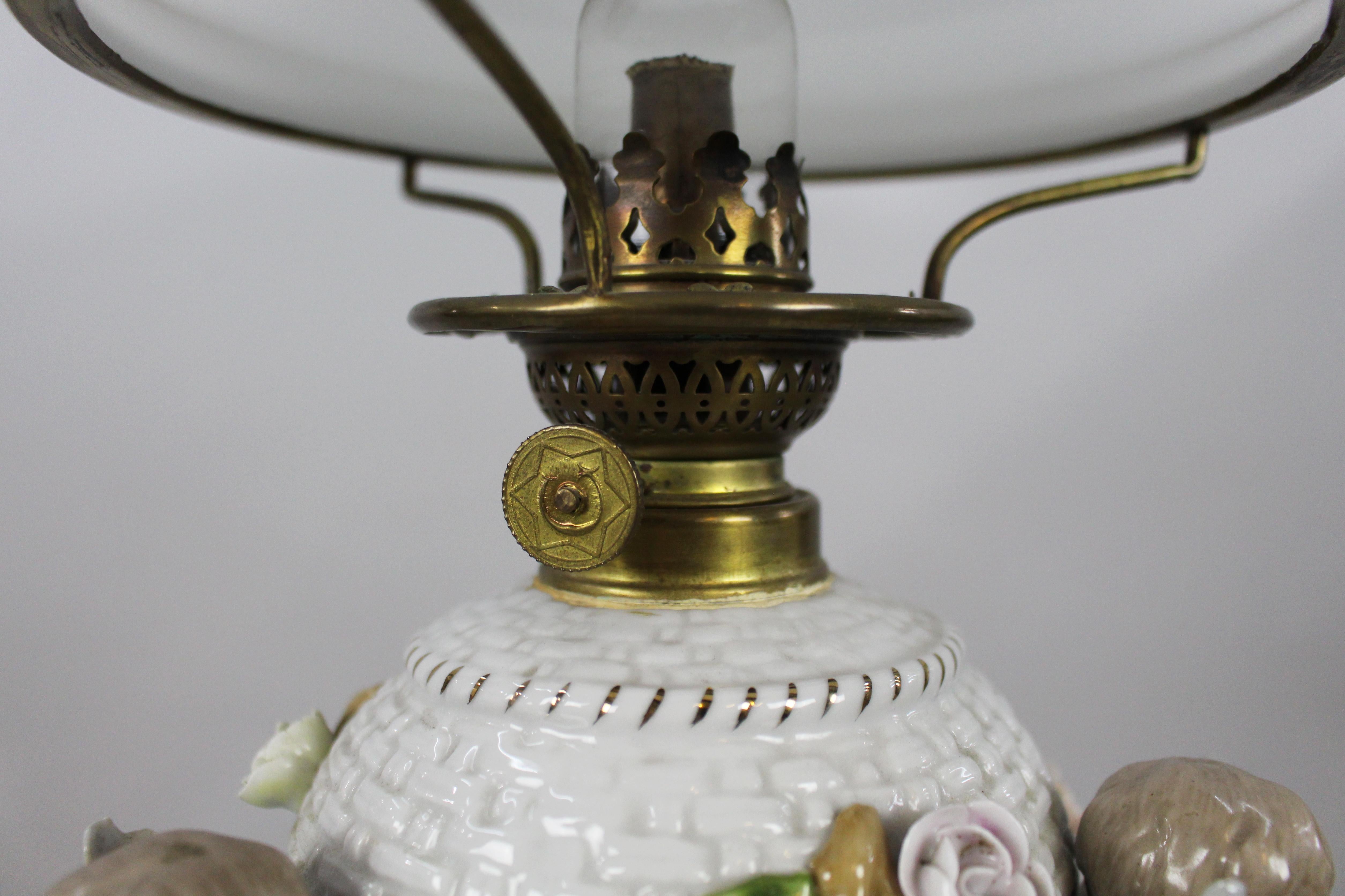 Dresden Porcelain Öllampe mit Putten, um 1890 im Angebot 12