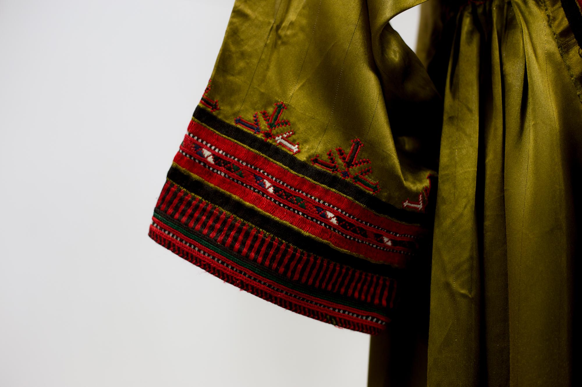 An Ethnic Bronze Satin Blouse Embroidered Dress - India Circa 1970 For Sale 2