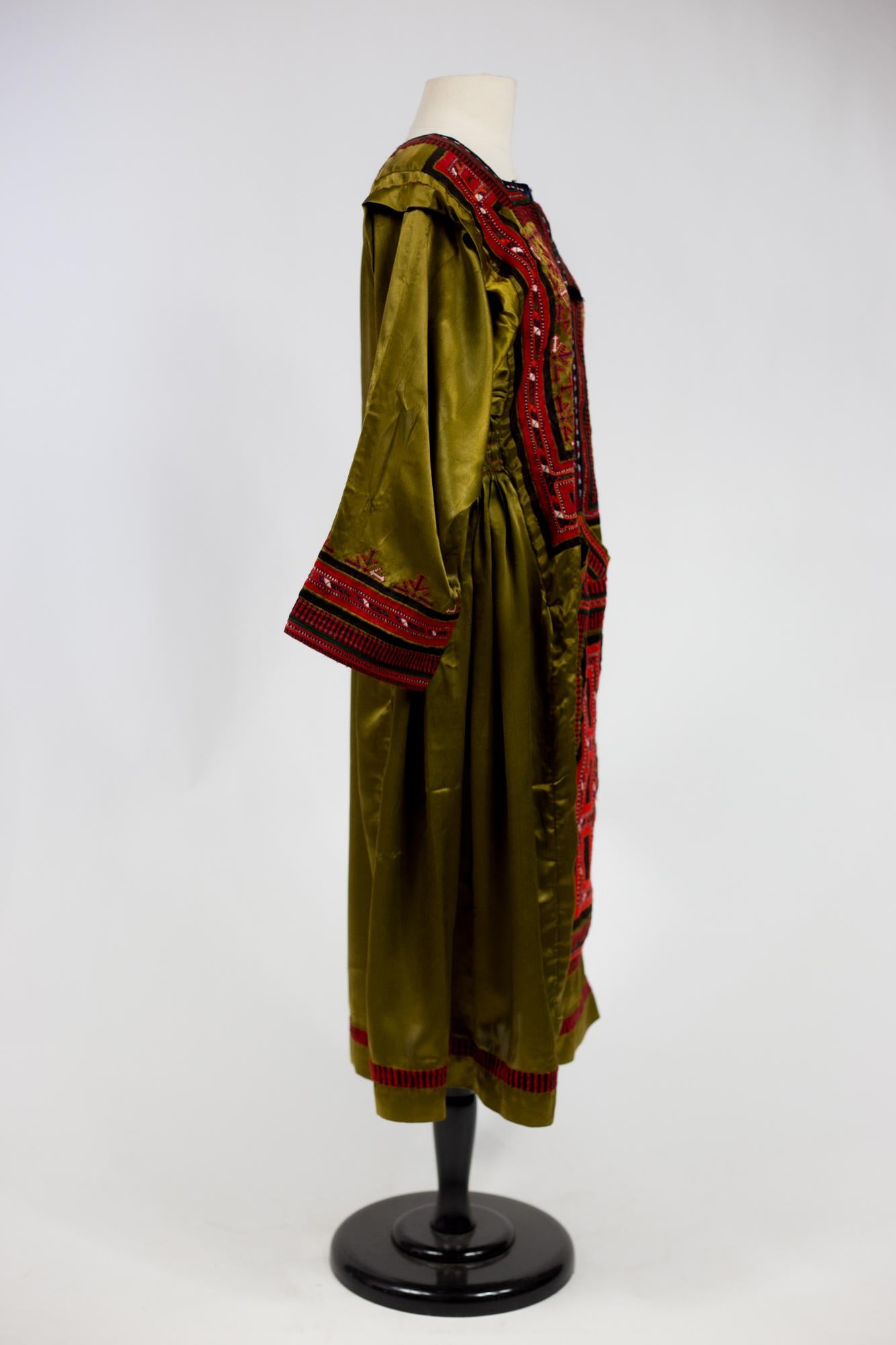 An Ethnic Bronze Satin Blouse Embroidered Dress - India Circa 1970 For Sale 3