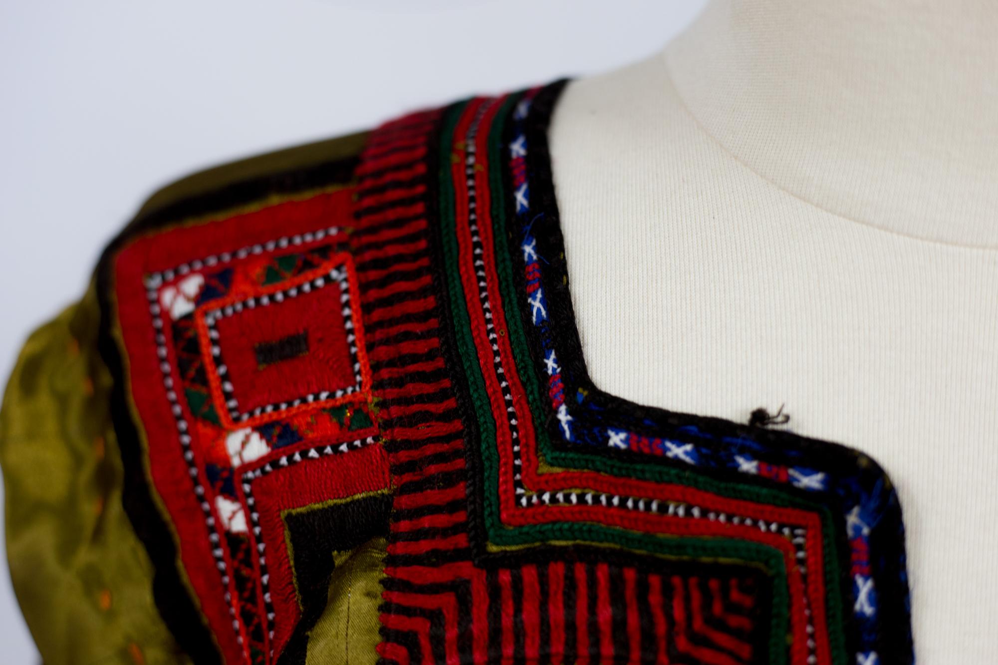 An Ethnic Bronze Satin Blouse Embroidered Dress - India Circa 1970 For Sale 8