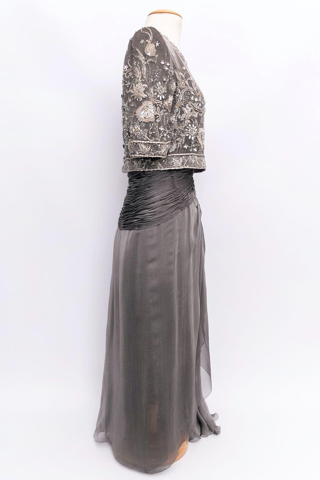 Vestido de gasa bordada Gris
