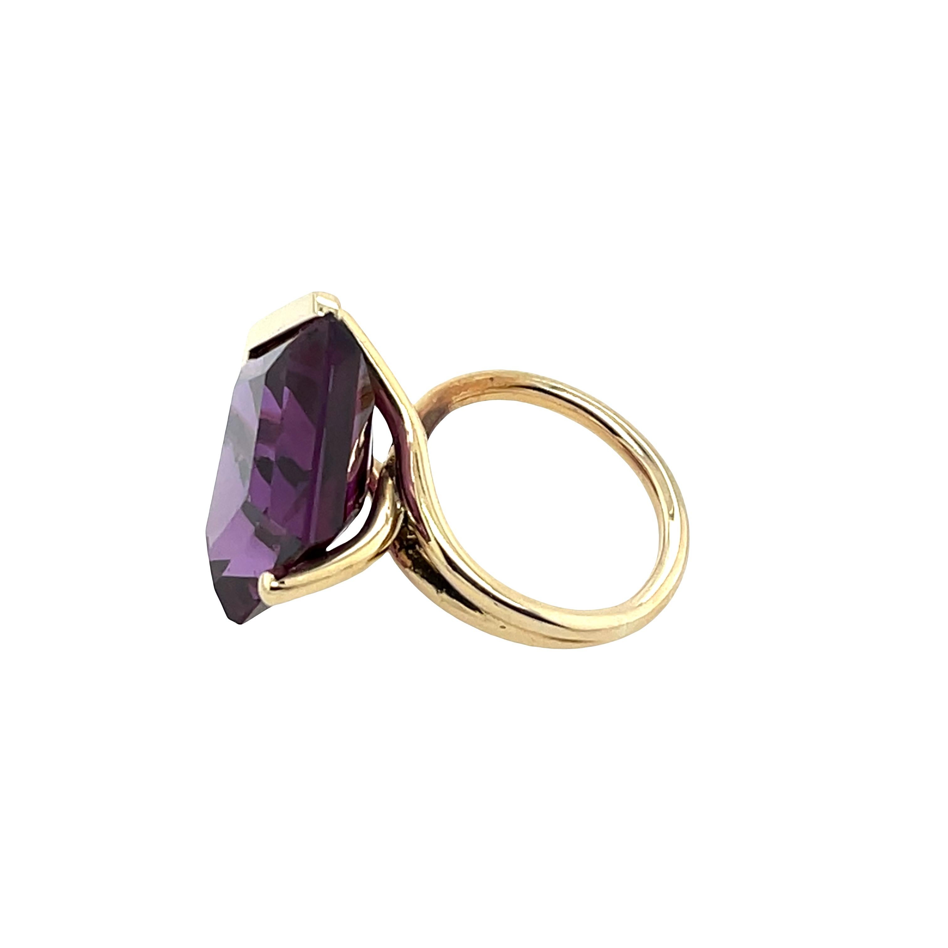 Kleiderring mit natürlichem Amethyst aus 14 Karat Gelbgold (Kiteschliff) im Angebot