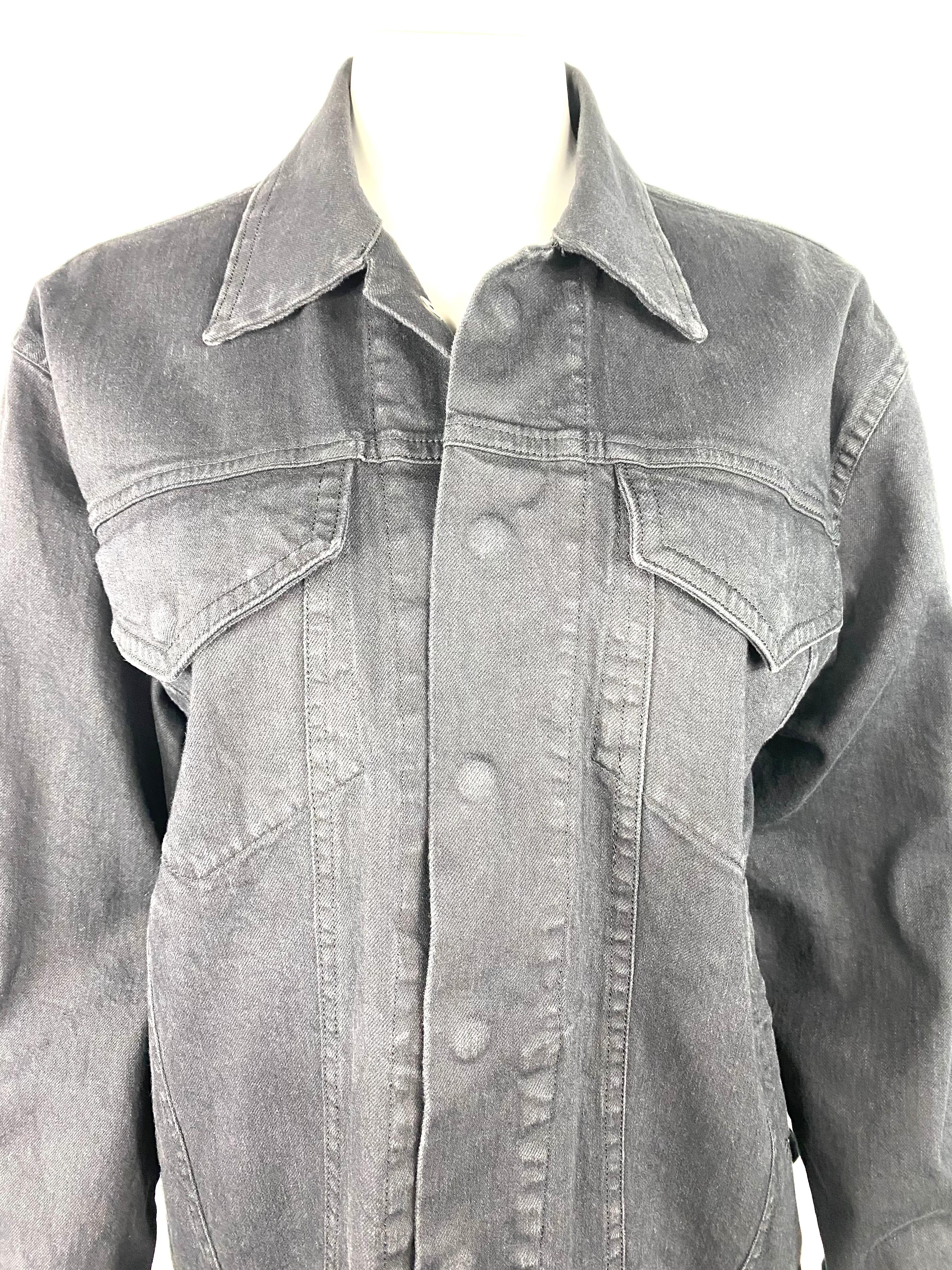 Product details:

The jacket features light grey wash color with front button closure, dual front pockets, side zip slits (9.5