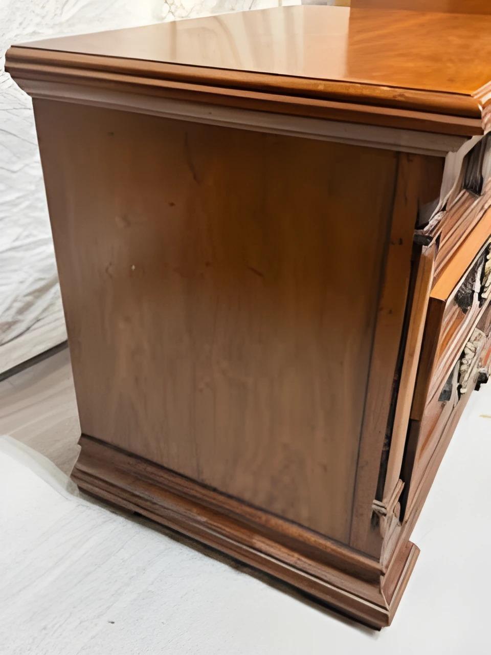 Table de nuit 3 tiroirs By Drexel.
L-26
W-18
H-23