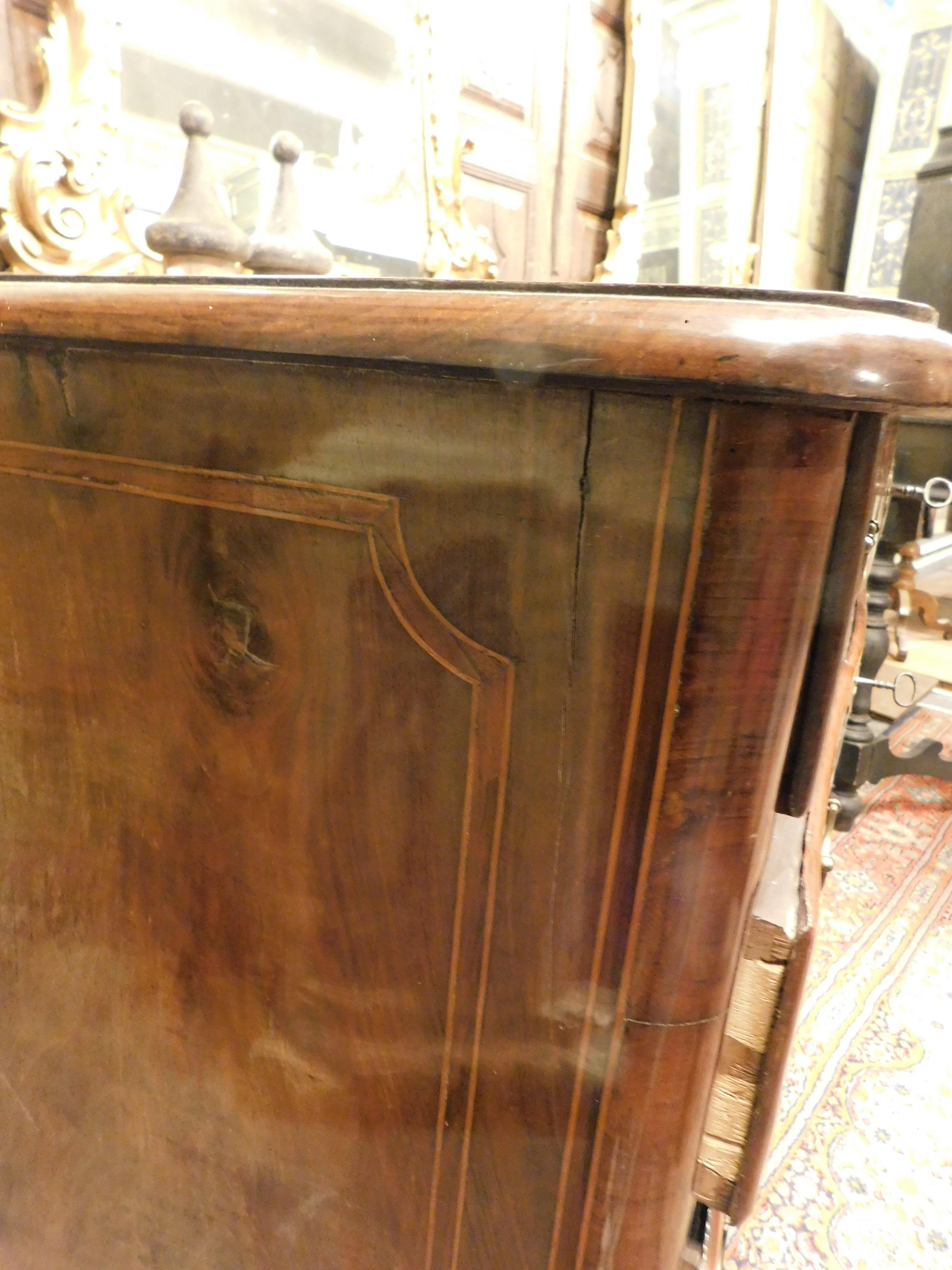 Dresser, chest of drawers in walnut, veneered and inlaid, Italy For Sale 4