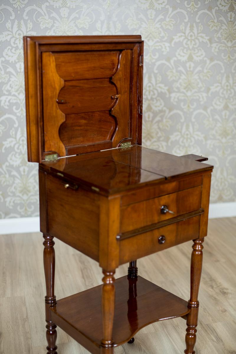 19th Century Dresser / Desk / Dressing Table in Brown Venered with Mahogany, circa 1860 For Sale