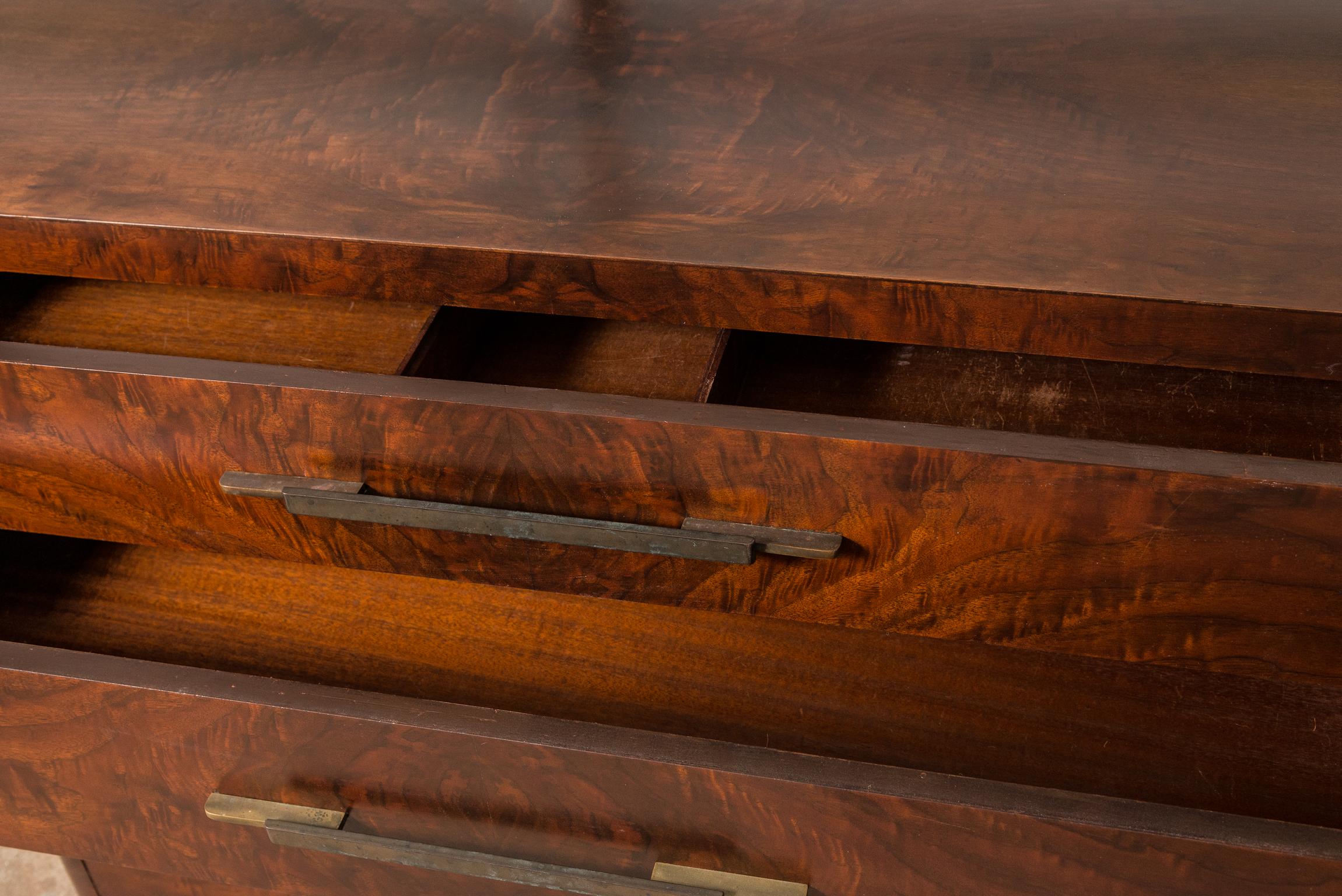 Comò nello stile di Donald Deskey in vendita 4