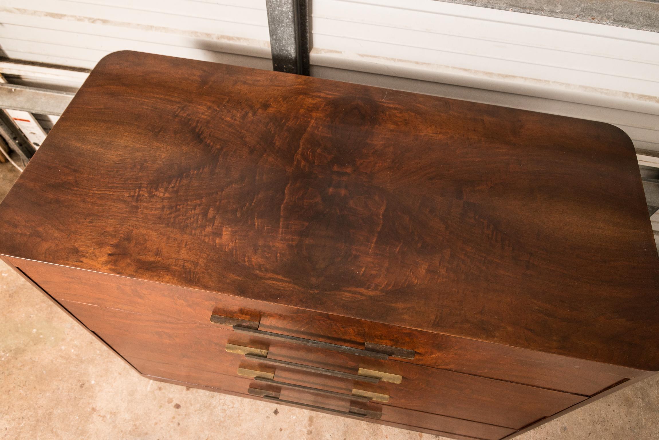 Comò nello stile di Donald Deskey In condizioni buone in vendita a West Palm Beach, FL