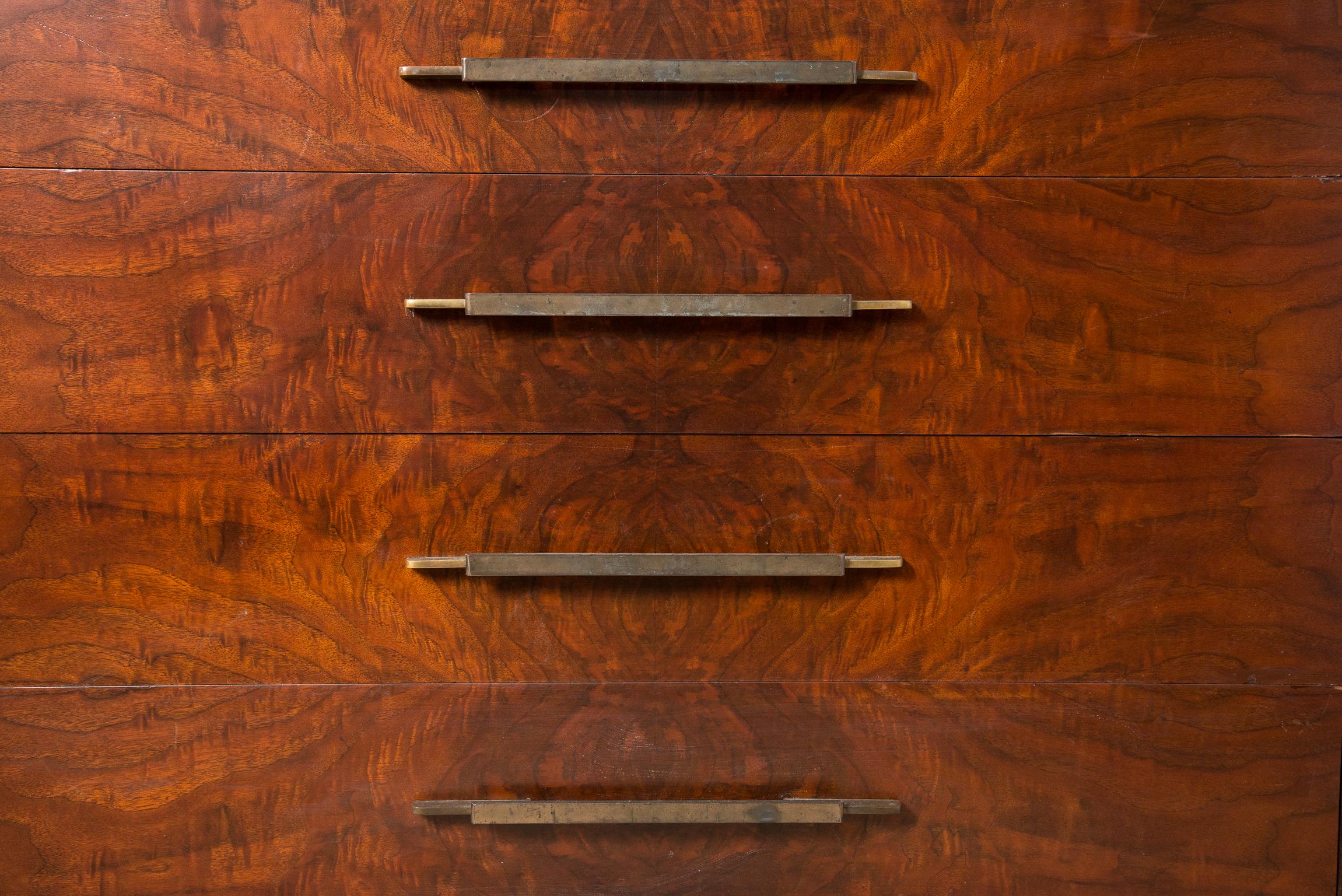 Metà XX secolo Comò nello stile di Donald Deskey in vendita