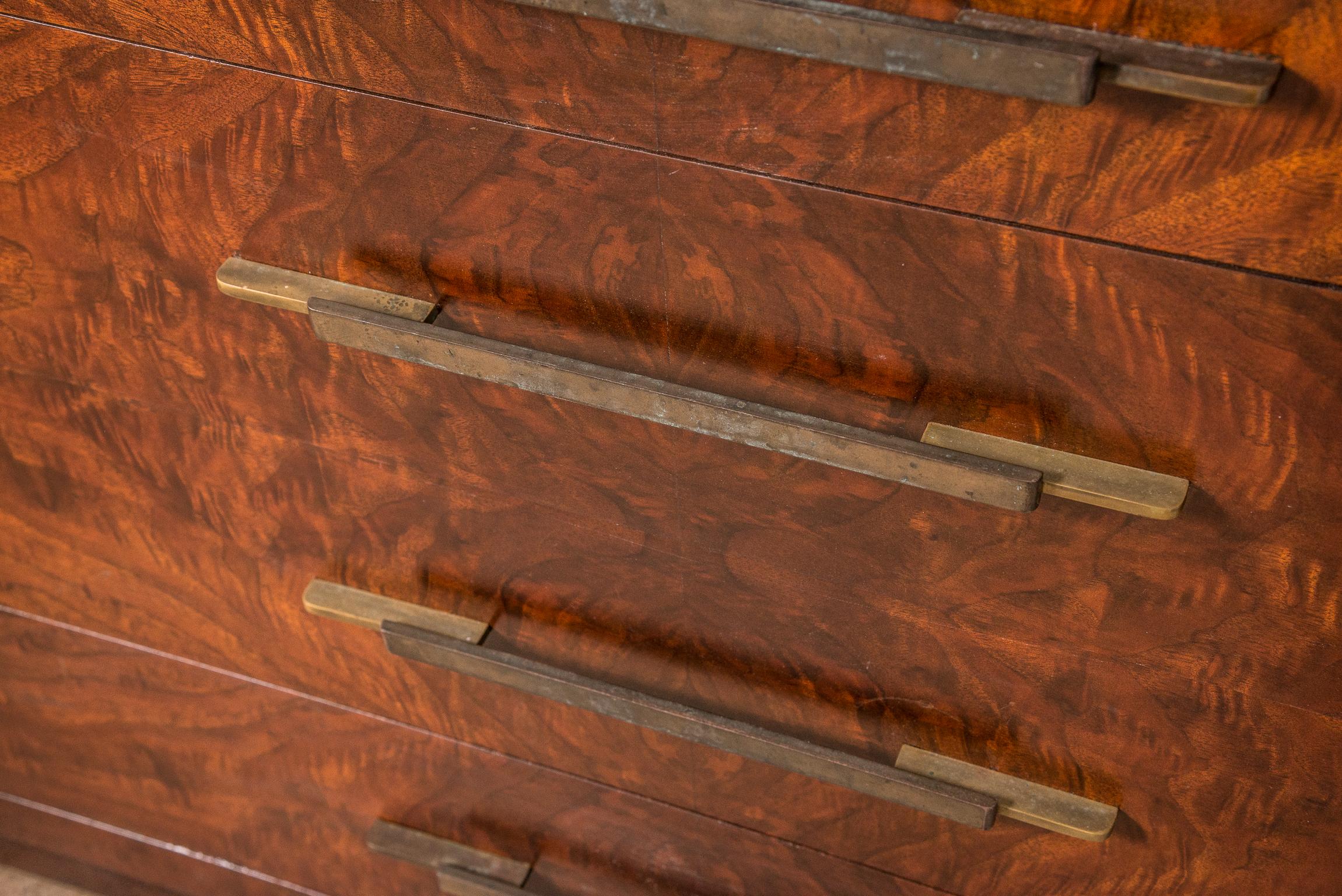 Comò nello stile di Donald Deskey in vendita 1