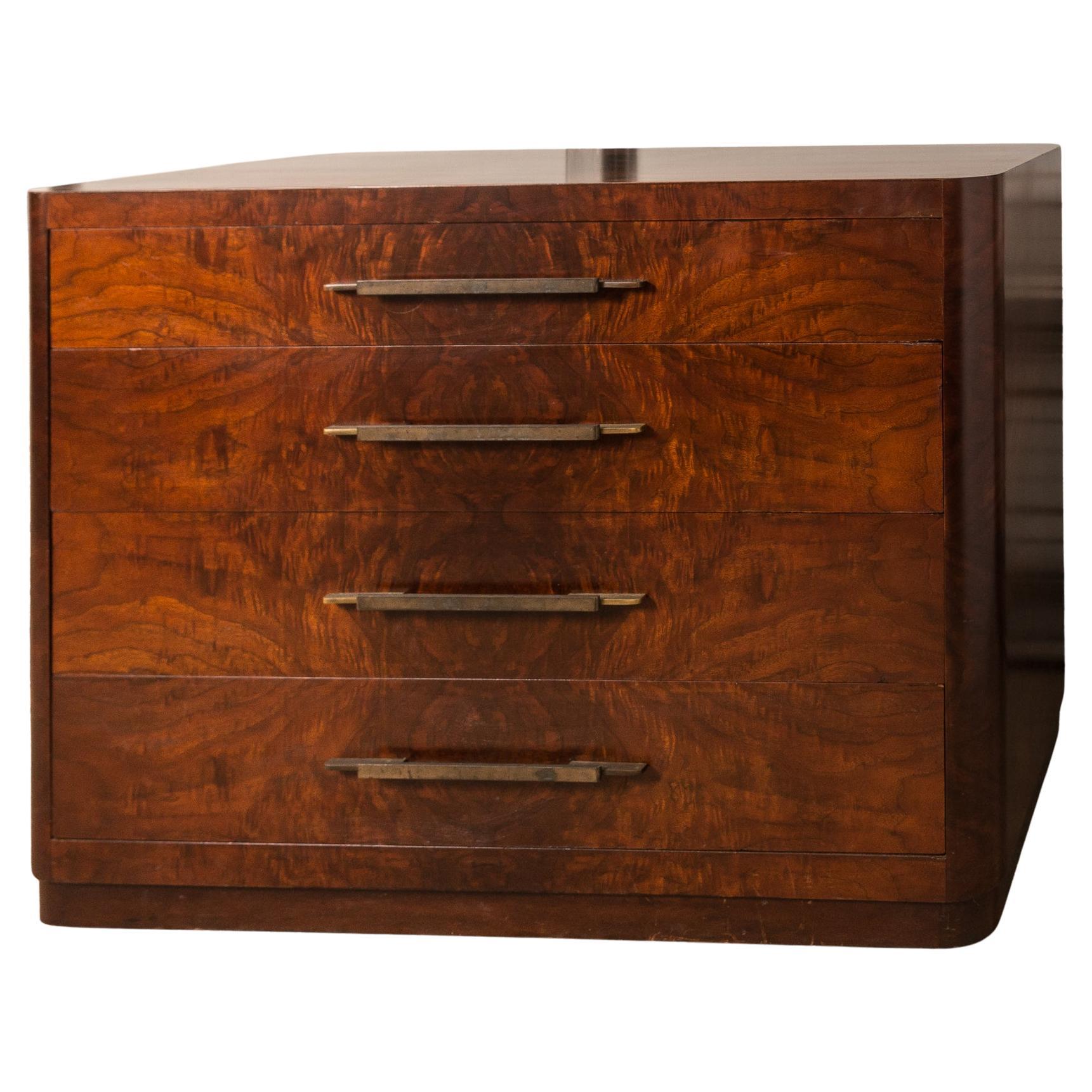 Comò nello stile di Donald Deskey