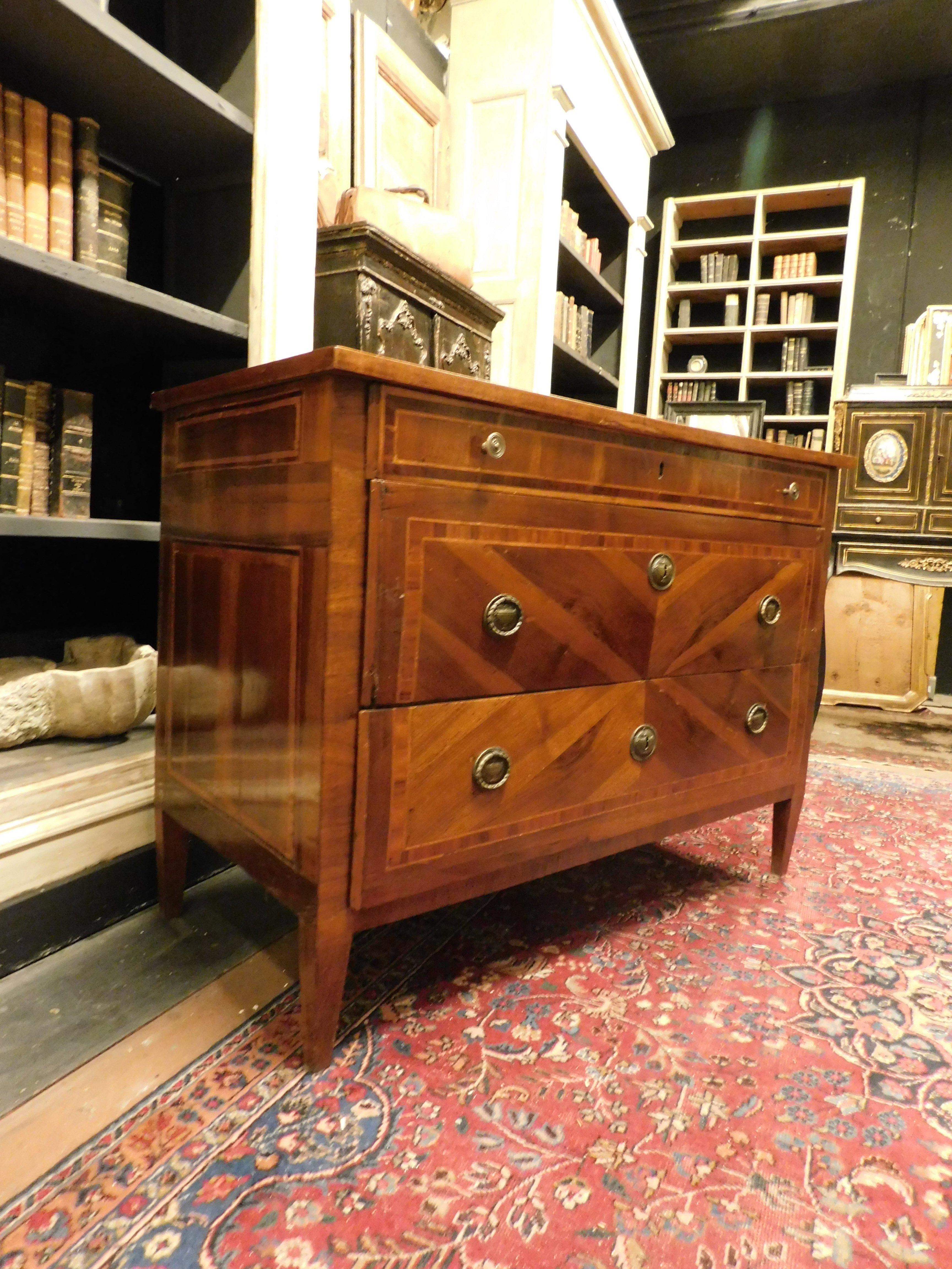 Dresser, Louis XVI chest of drawers, veneered and inlaid, Genoa (Italy) In Good Condition For Sale In Cuneo, Italy (CN)