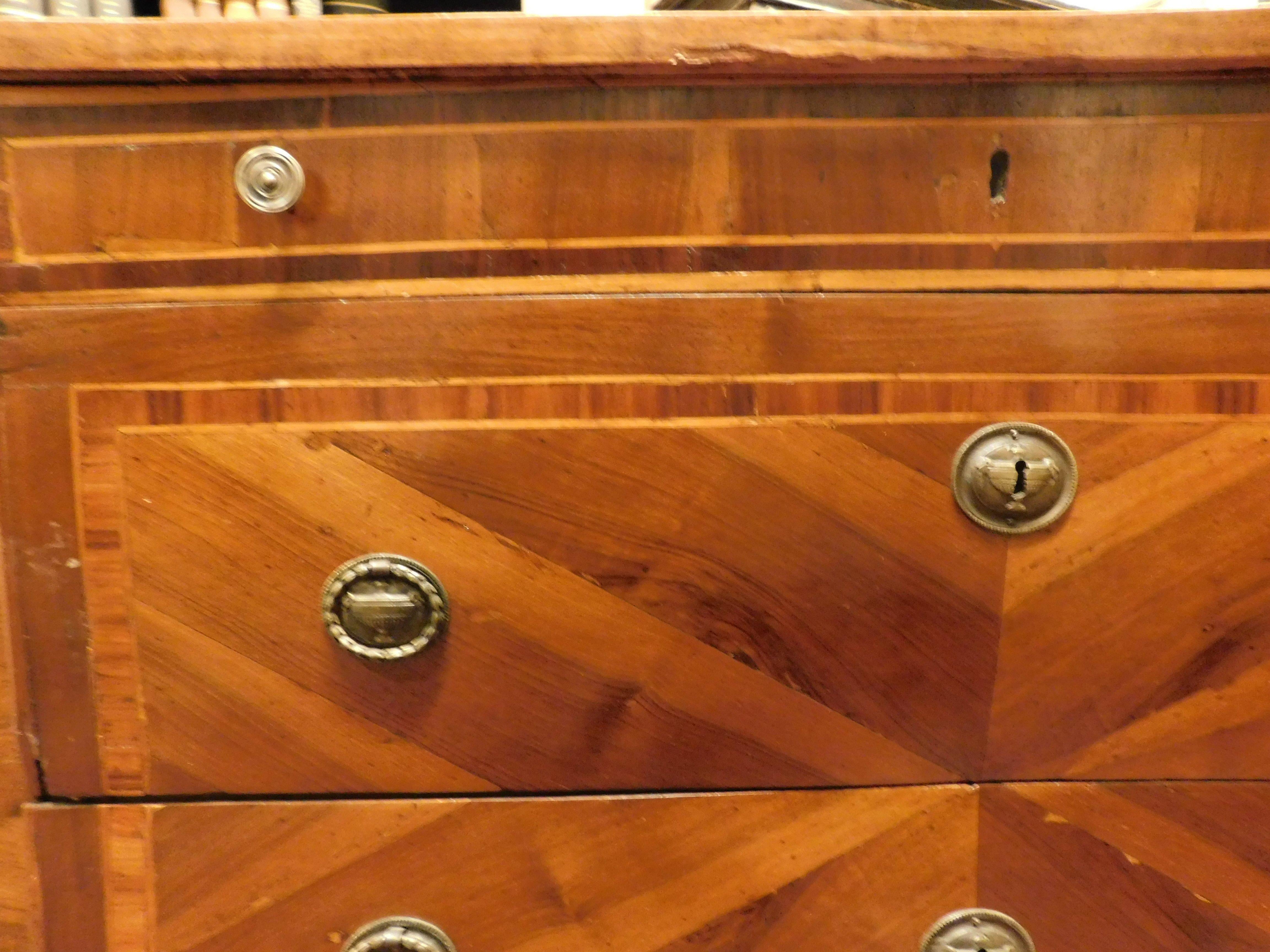 Kommode, Kommode im Louis-XVI-Stil, furniert und eingelegt, Genua (Italien) im Angebot 1