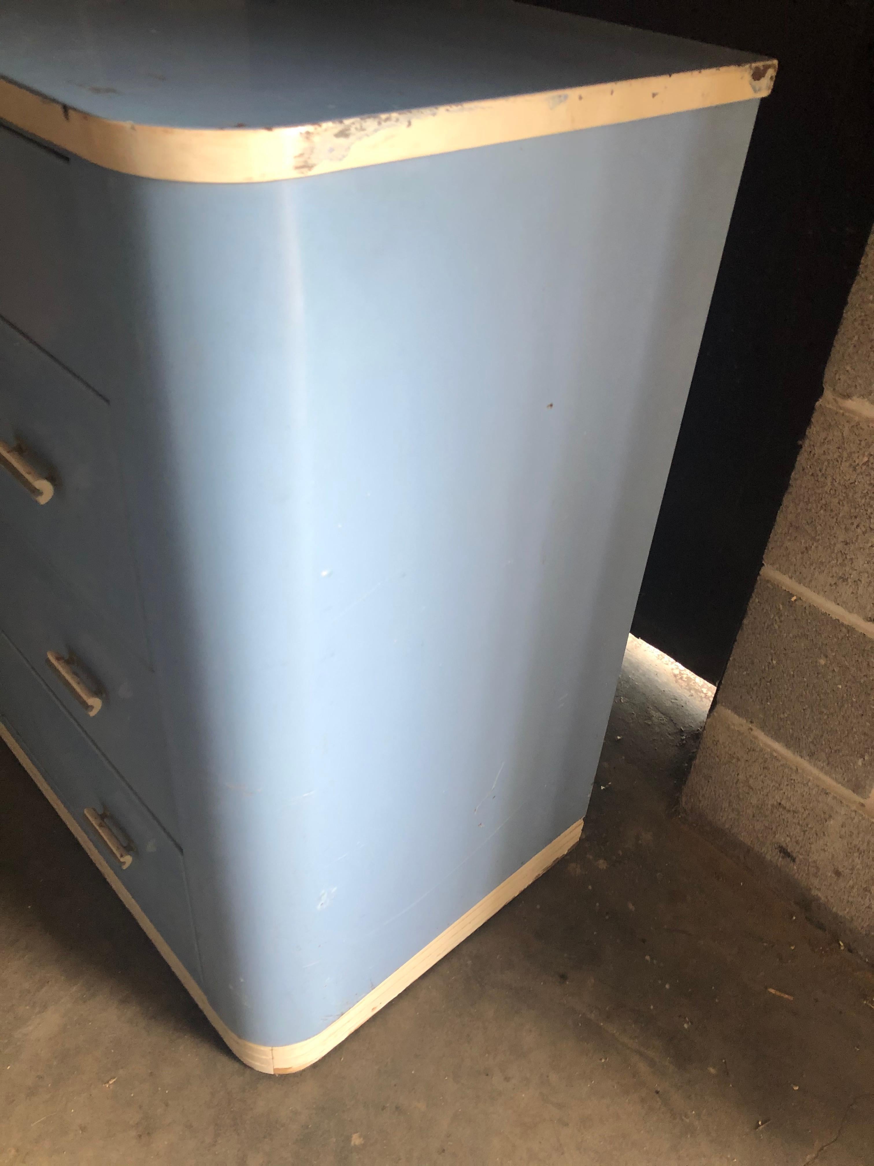 Dresser Lowboy by Norman Bel Geddes for Simmons circa 1930s, Baby Blue and White In Good Condition For Sale In Madison, WI