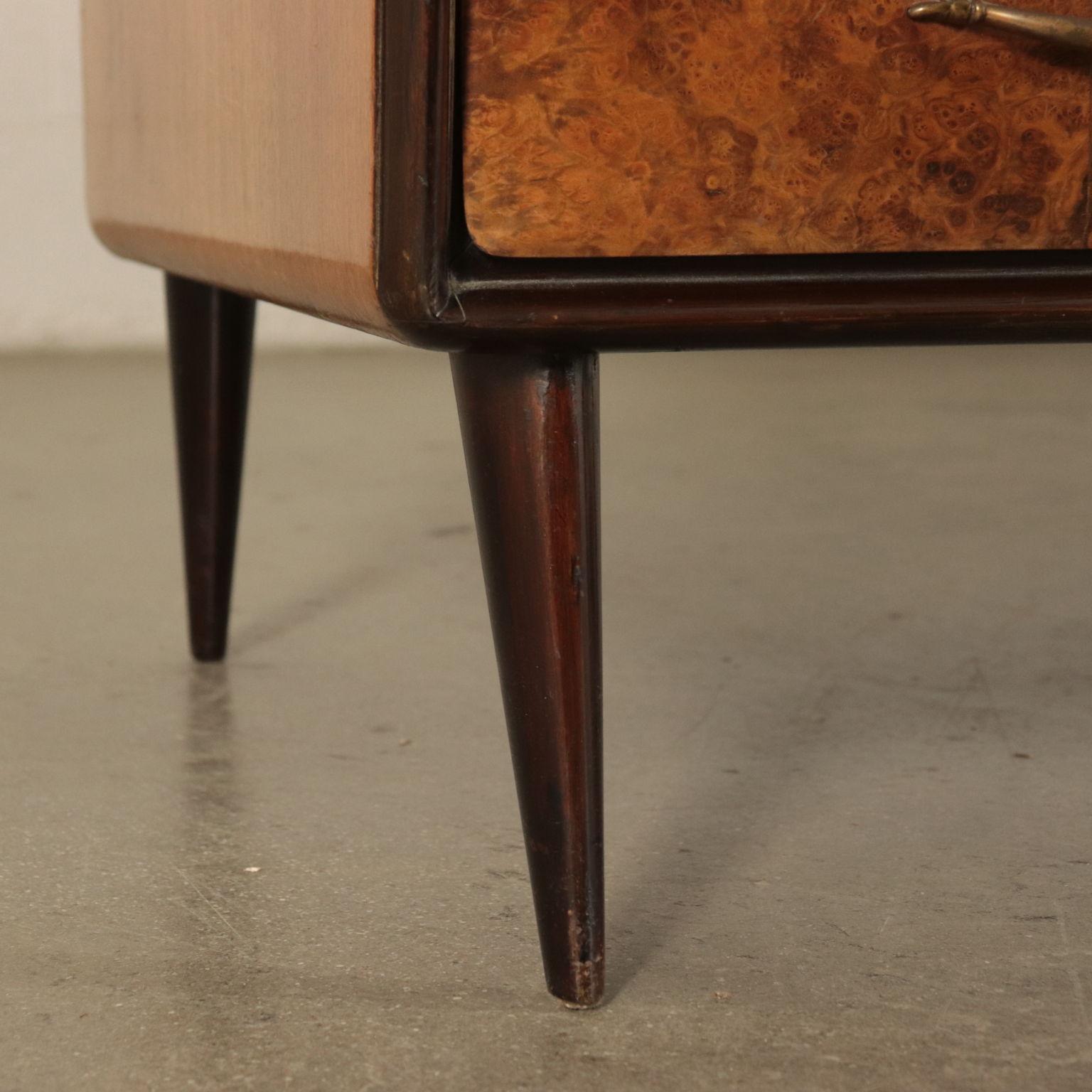 Commode en placage de loupe d'acajou Italie 1950s-1960s Italian Prodution en vente 2