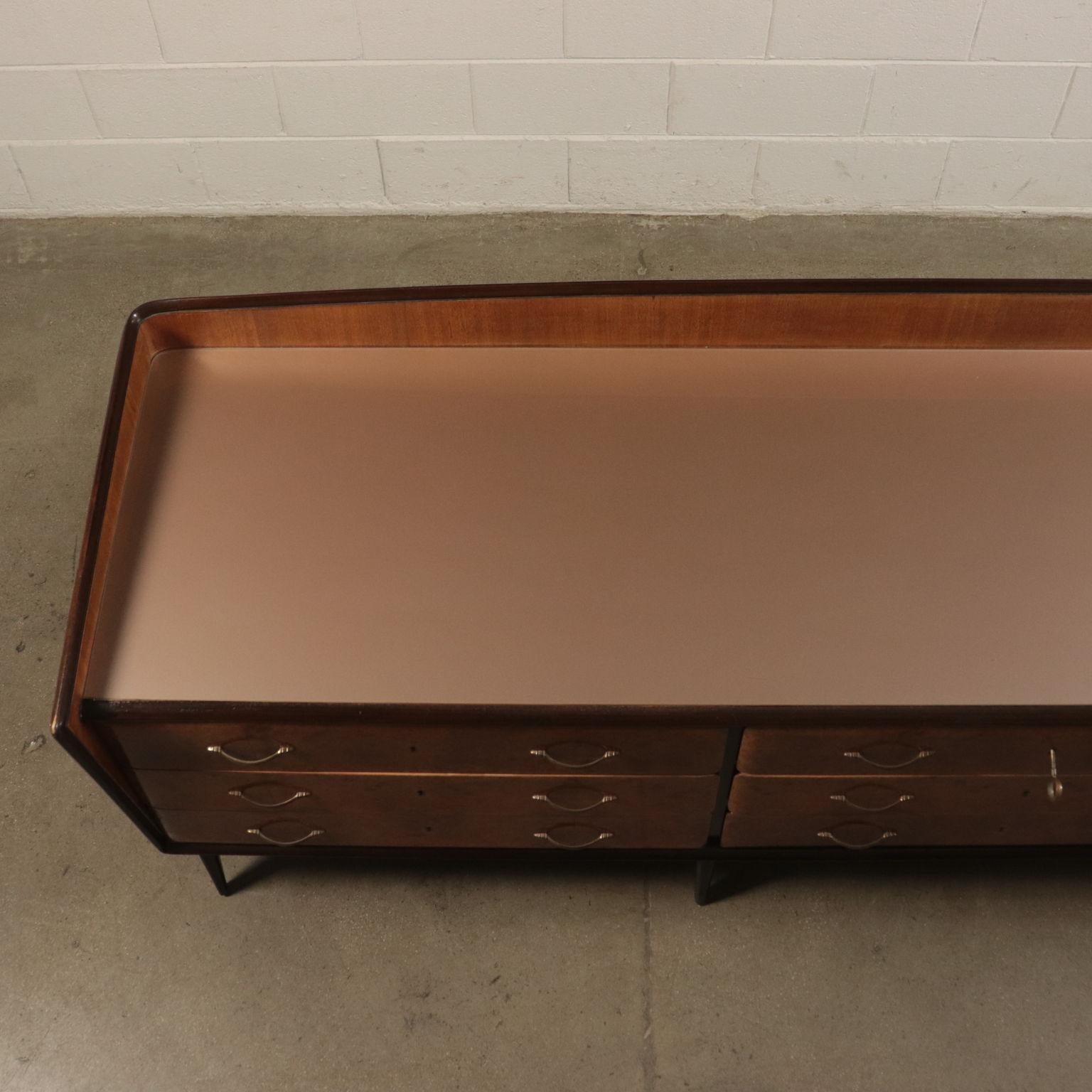Commode en placage de loupe d'acajou Italie 1950s-1960s Italian Prodution en vente 3