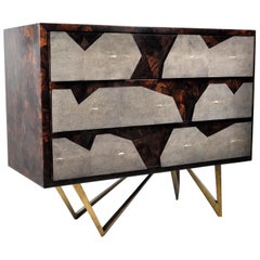 Commode REEF en marqueterie de galuchat et de coquillages par Ginger Brown