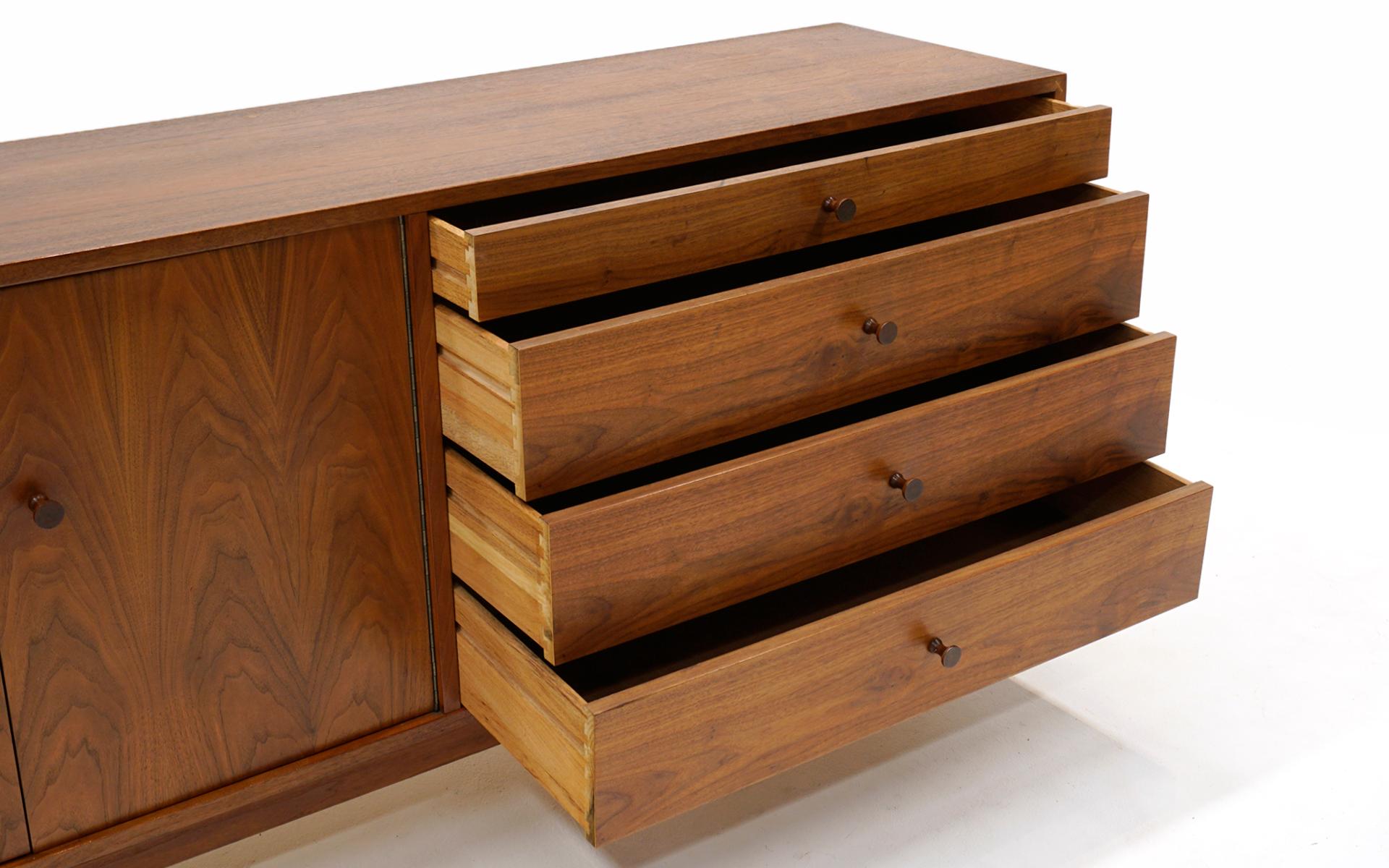 Dresser / Sideboard / Storage Cabinet Milo Baughman Style, Glenn of California In Good Condition In Kansas City, MO