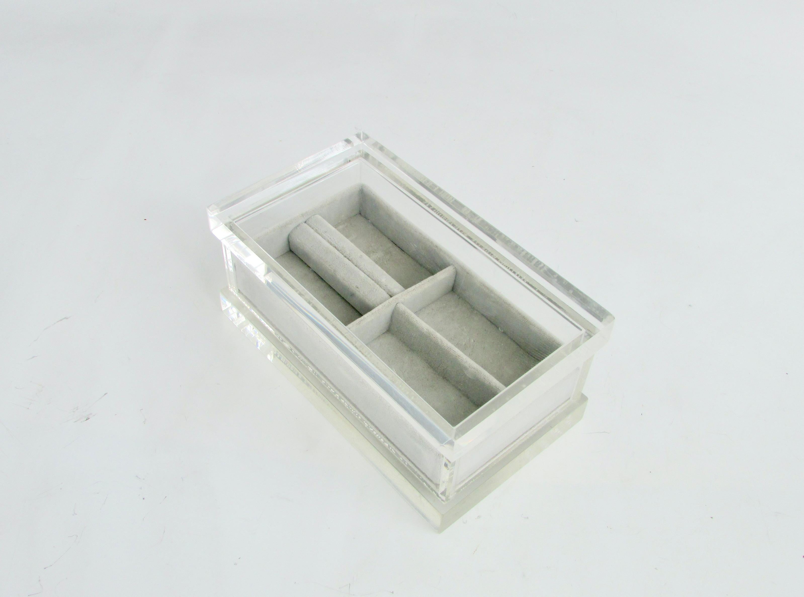 20th Century Dresser Top Lucite Jewelry Box with Fitted Lid For Sale