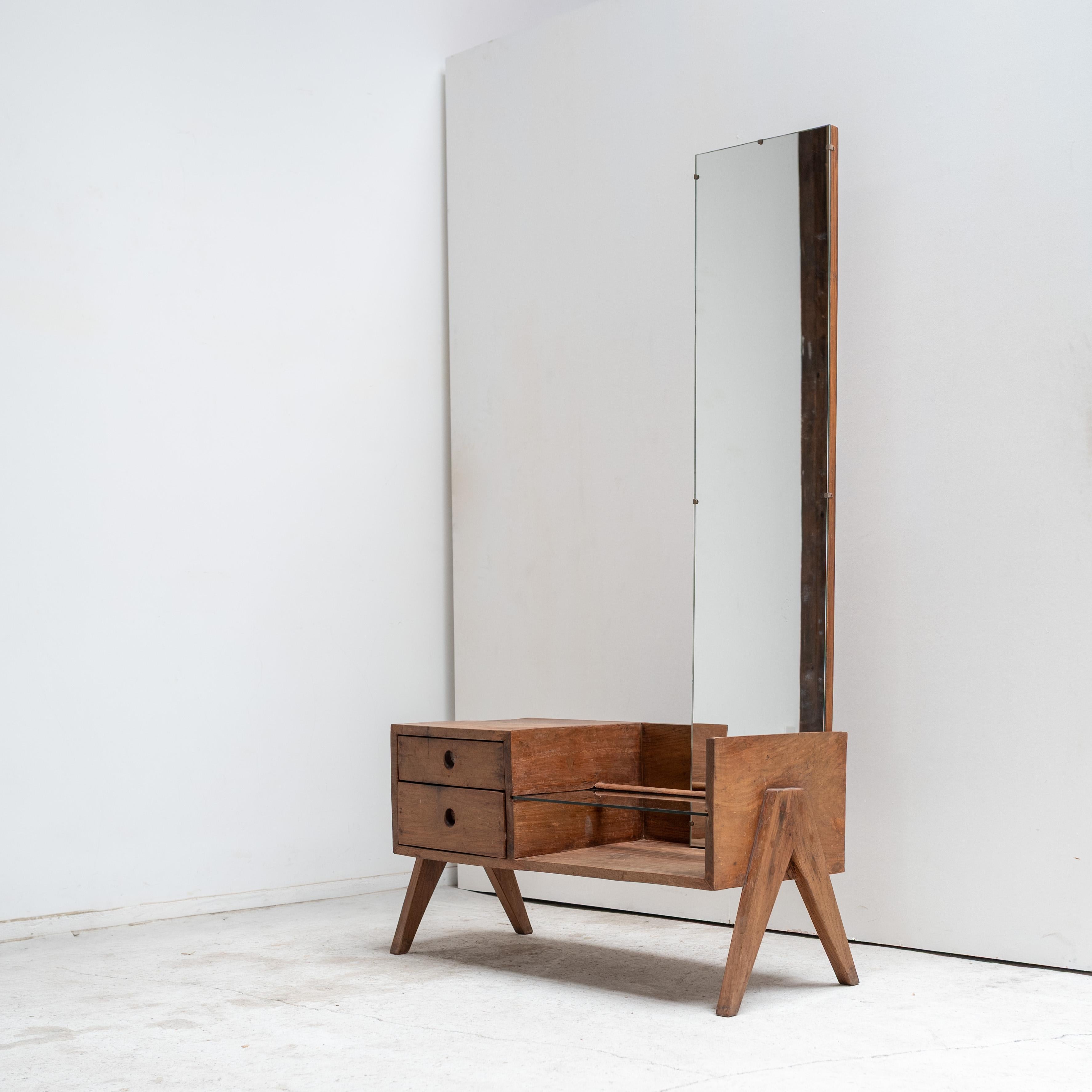 Frisiertisch von Pierre Jeanneret, Indien, 1960er Jahre (20. Jahrhundert) im Angebot