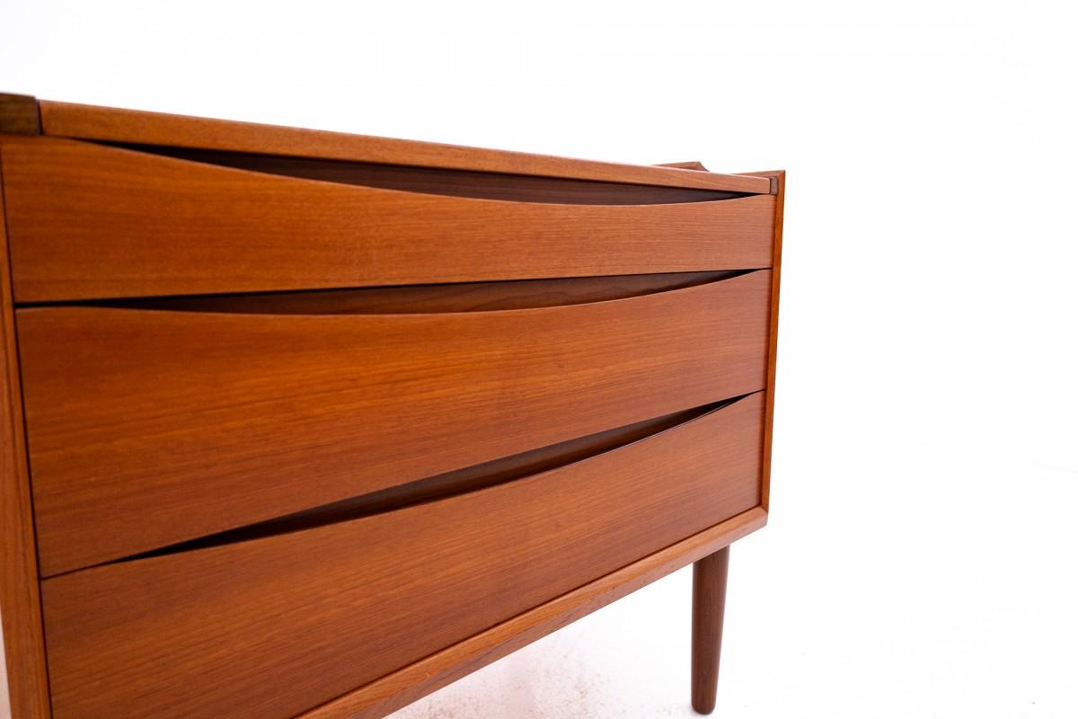 Table de chambre danoise, design danois, années 1960 Après la rénovation. en vente 5