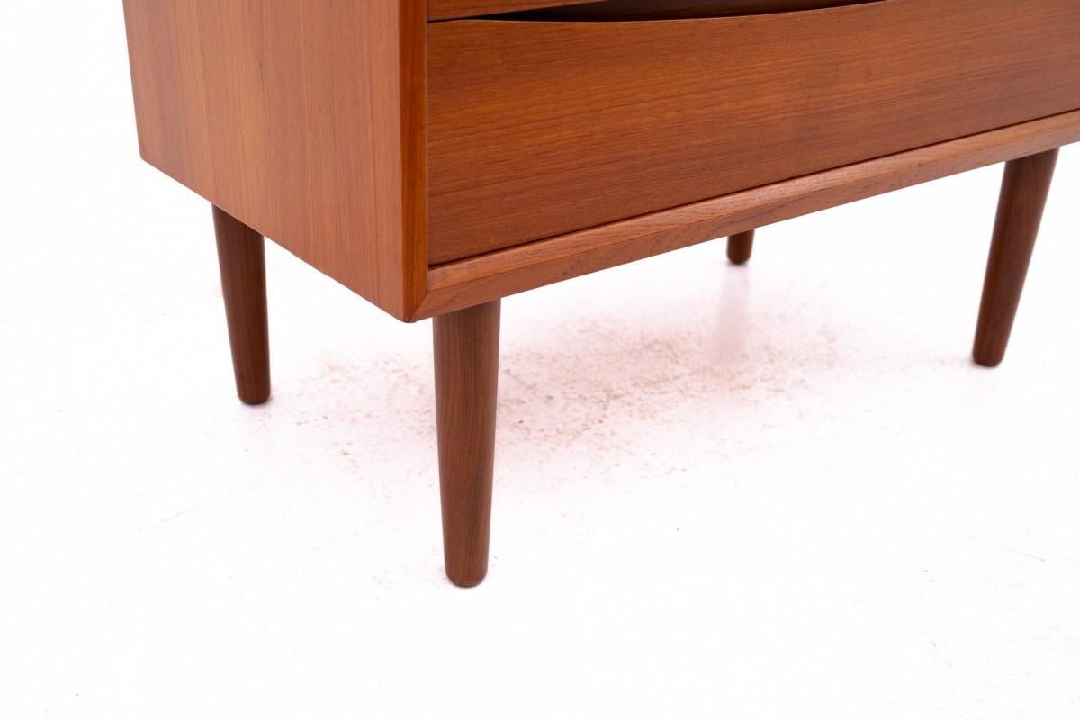 Table de chambre danoise, design danois, années 1960 Après la rénovation. en vente 6