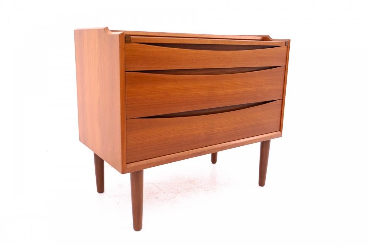 Table de chambre danoise, design danois, années 1960 Après la rénovation. en vente 1