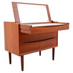 Dressing table, Danish design, 1960s. After renovation.
