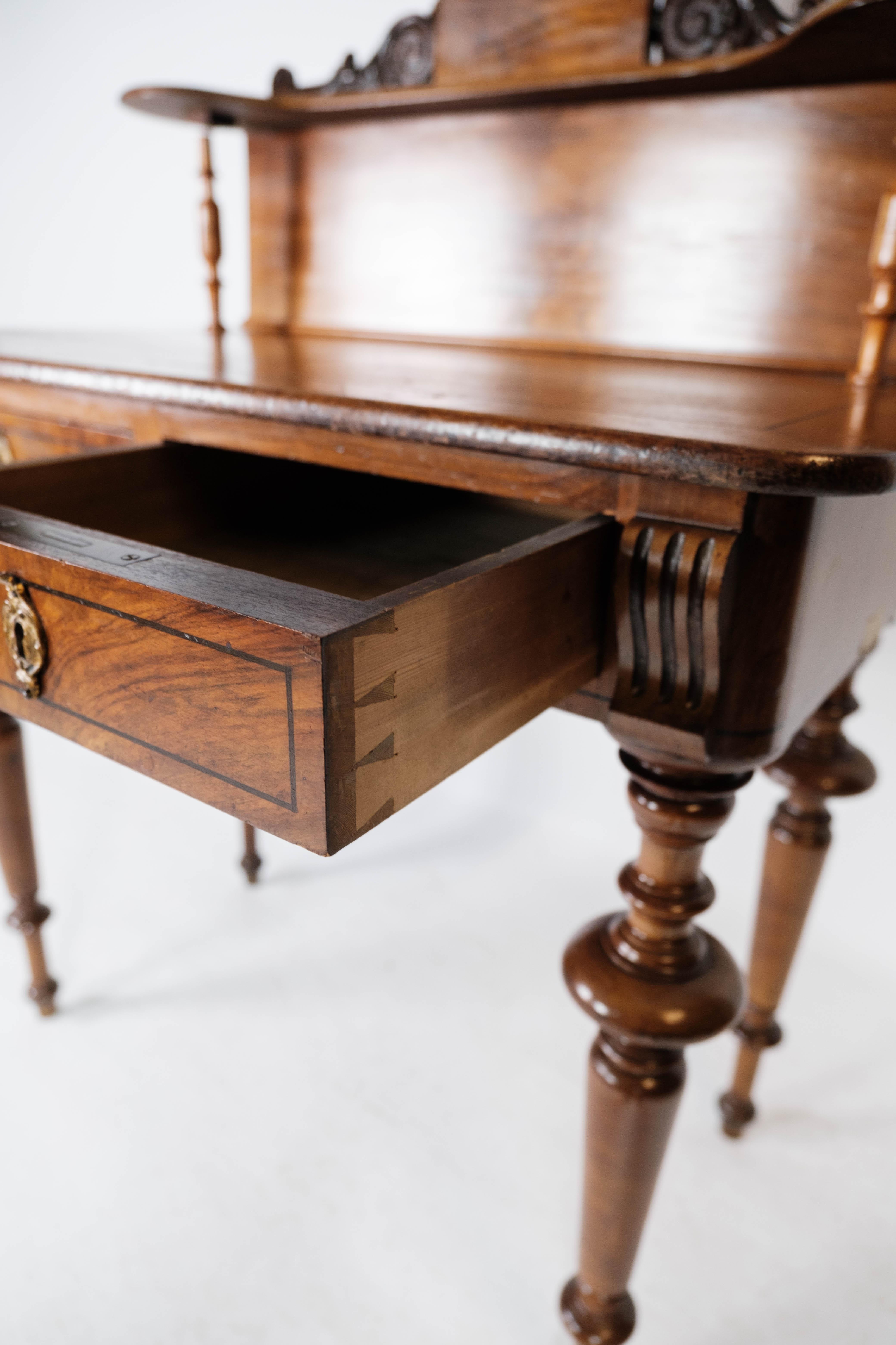 Dressing Table/Desk of Walnut and Decorated with Carvings, 1880s 5