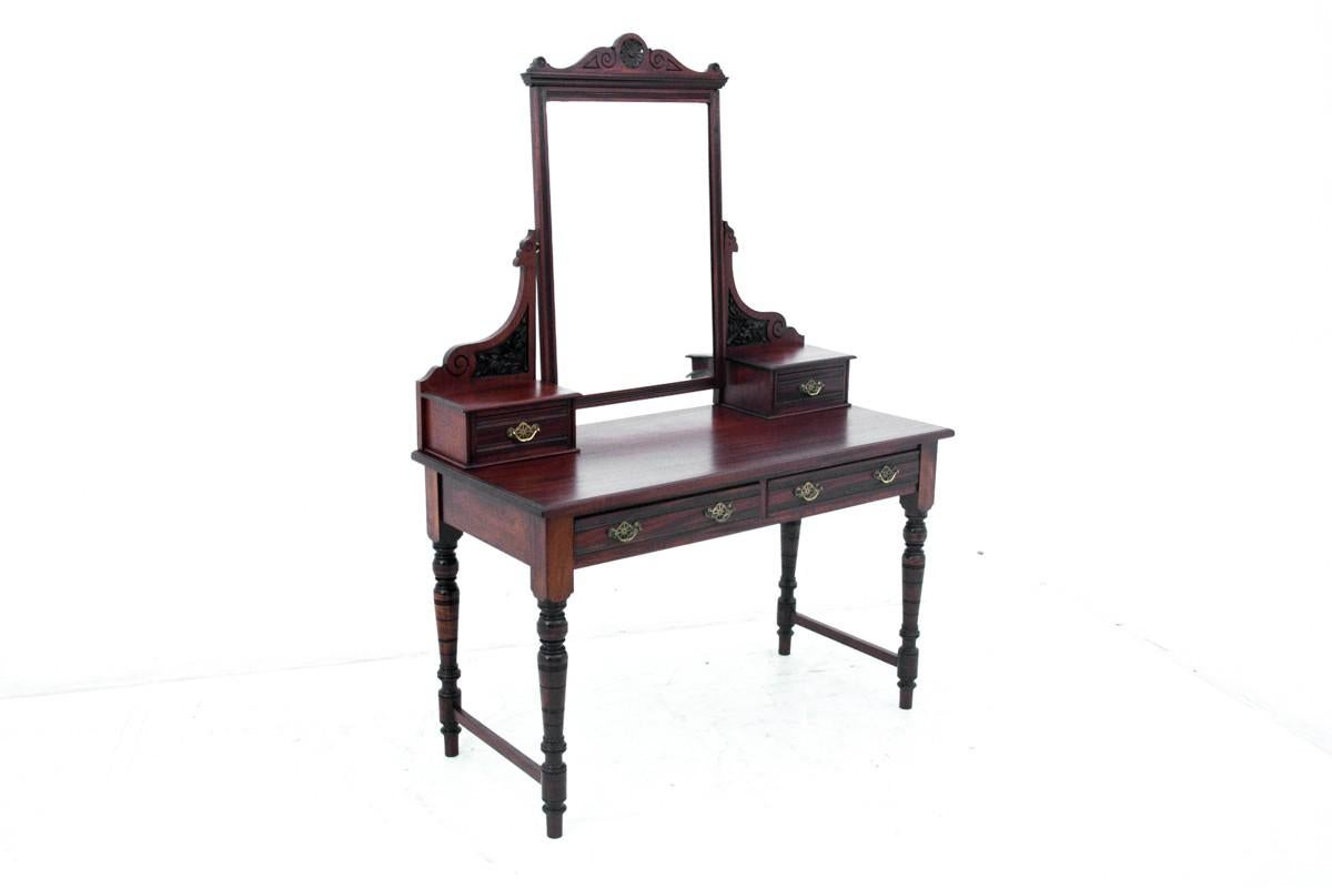 Dressing table from the beginning of Twentieth century, Northern Europe.

Very good condition. AFTER renovation.

dimensions: height 161 cm width 114.5 cm depth 53 cm