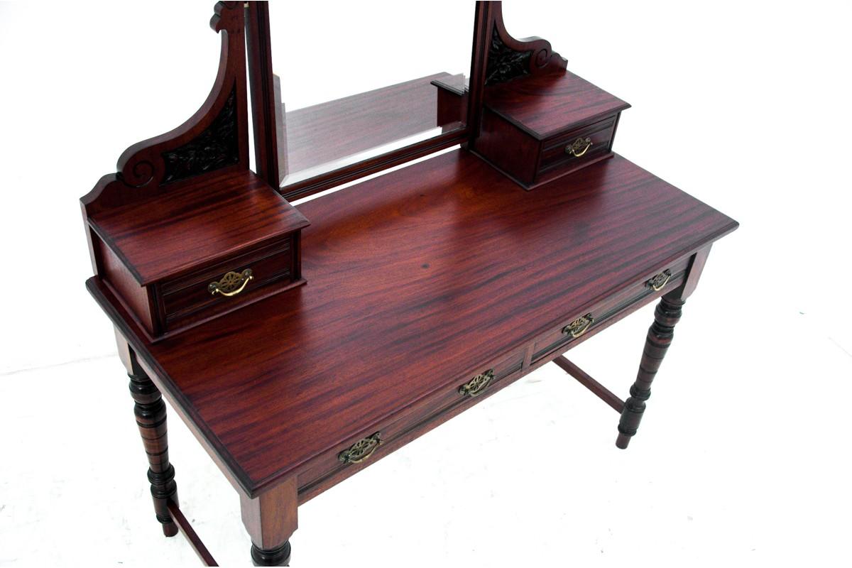 Walnut Dressing table from the beginning of Twentieth century, Northern Europe. For Sale