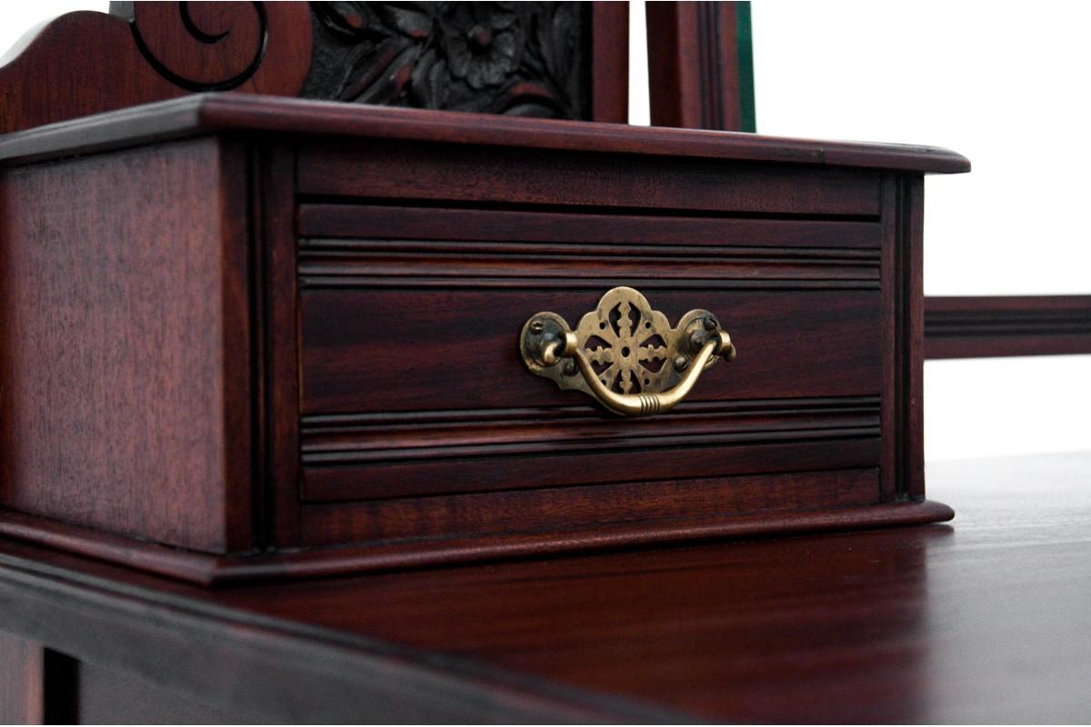 Dressing table from the beginning of Twentieth century, Northern Europe. For Sale 1