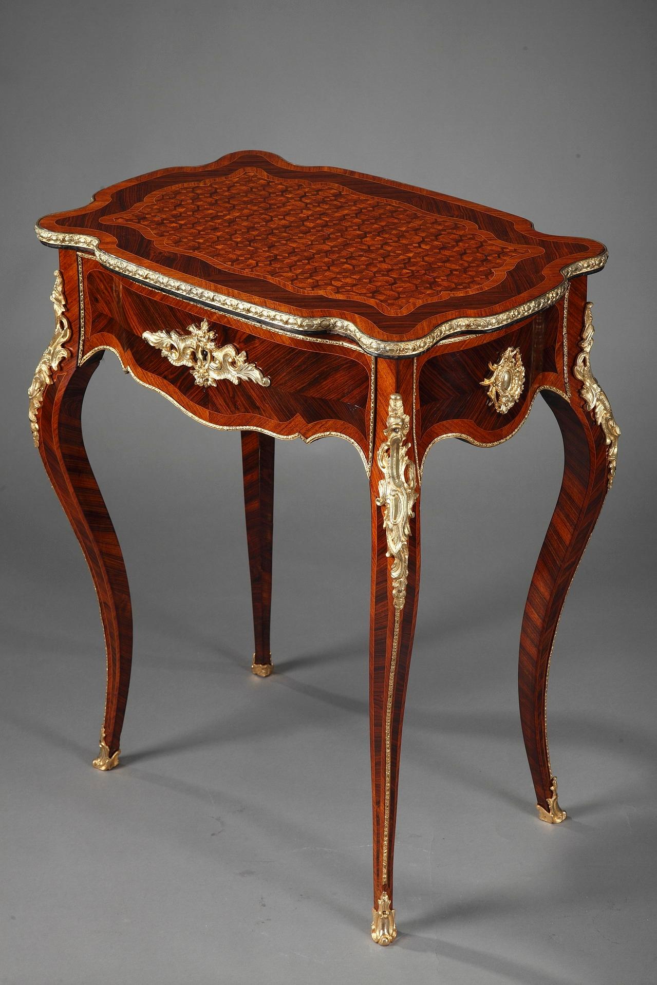 Dressing Table in Exotic Wood Veneers and Marquetry in Louis XV Style 4