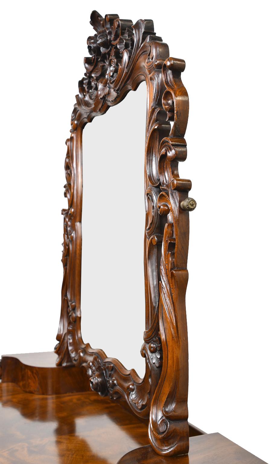 Table de toilette/meuble et miroir antique Karl Johan en acajou avec sculptures rococo en vente 3