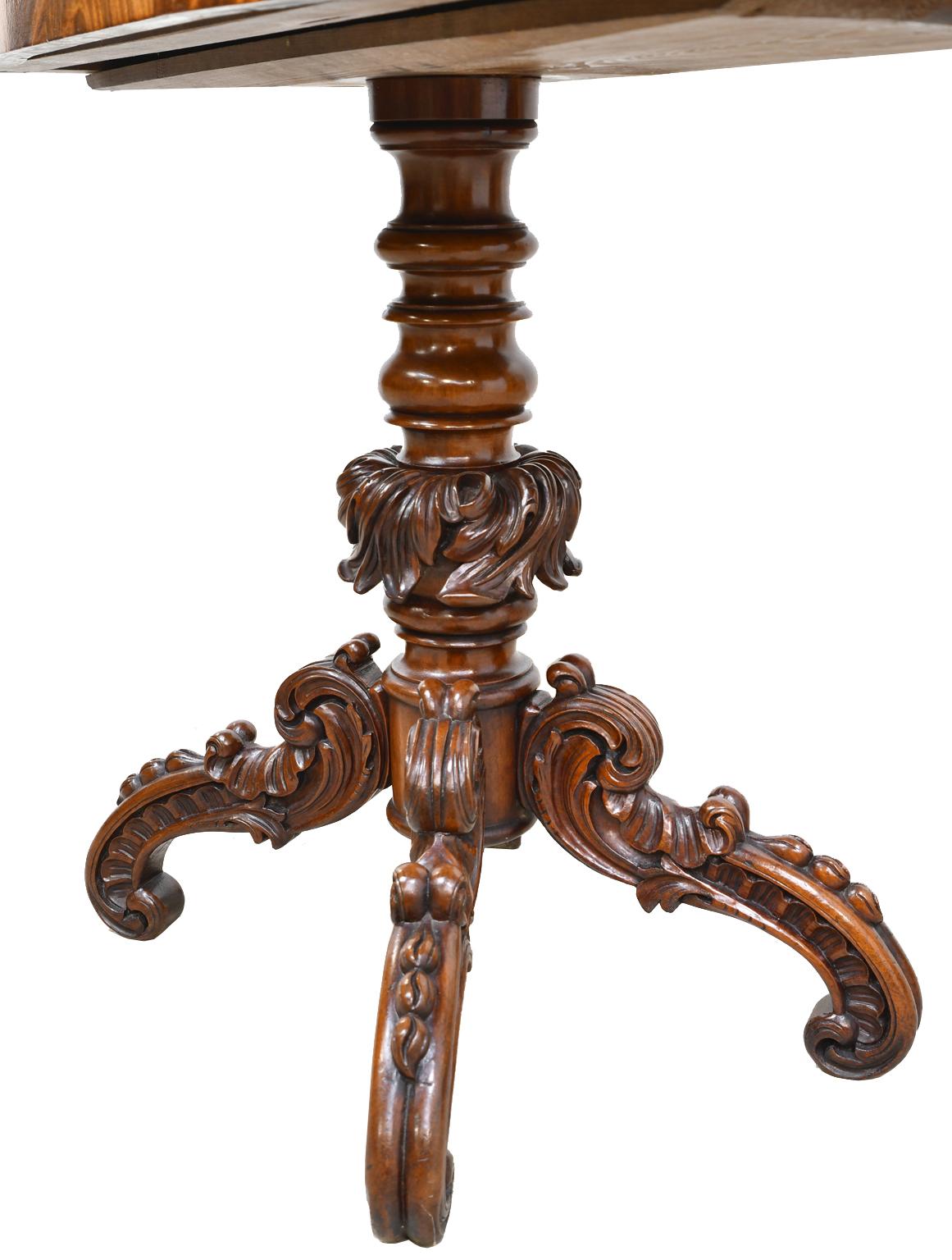 Table de toilette/meuble et miroir antique Karl Johan en acajou avec sculptures rococo en vente 9