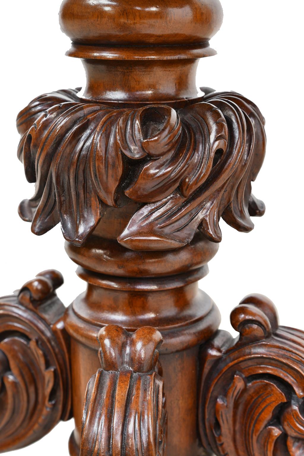 Table de toilette/meuble et miroir antique Karl Johan en acajou avec sculptures rococo en vente 10