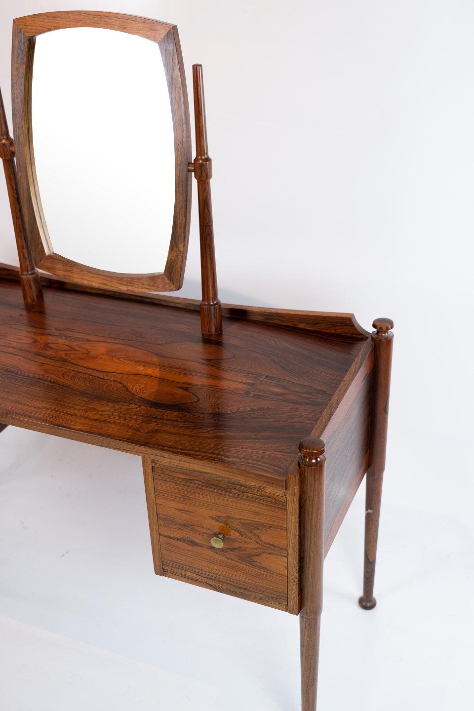 Dressing table in rosewood designed by Chr. Linneberg from the 1960s. The table is in great vintage condition.
