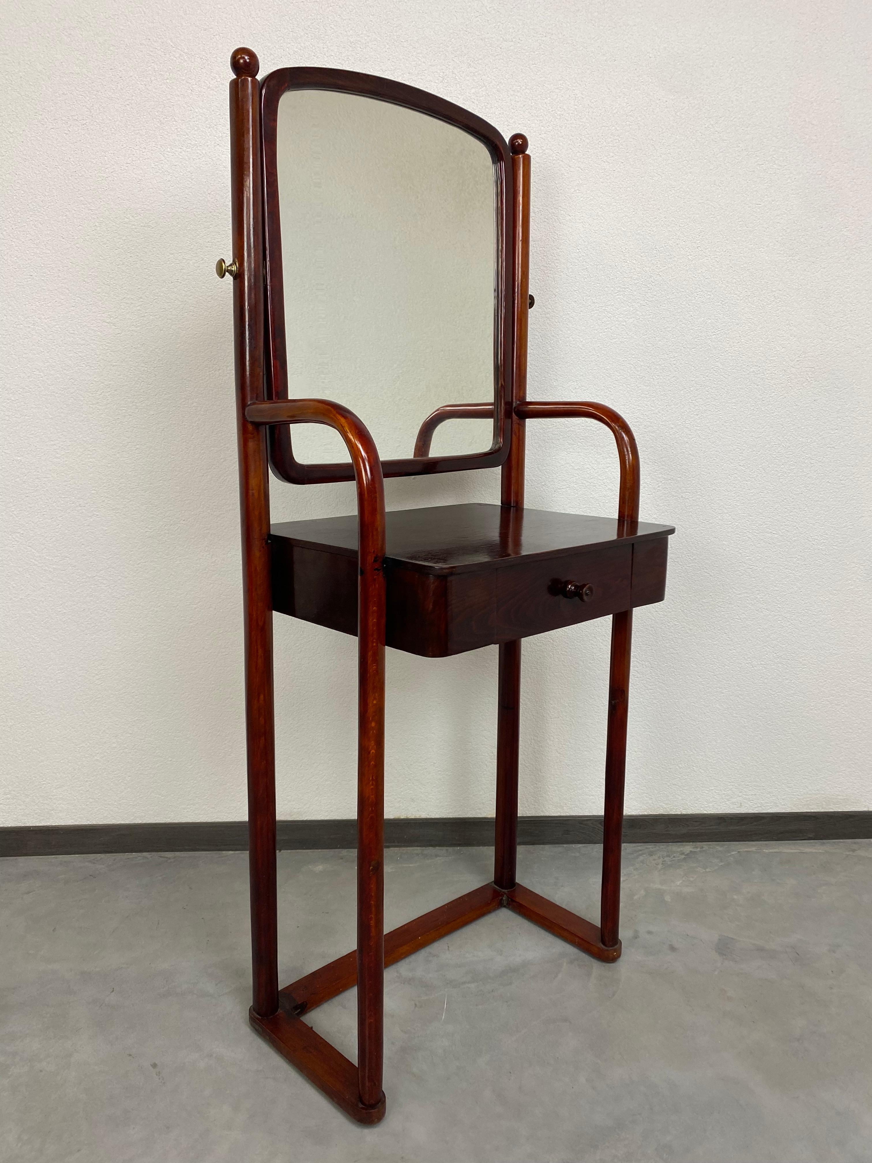 Dressing table No.1134 by Josef Hoffmann for J&J Kohn in very good original condition.