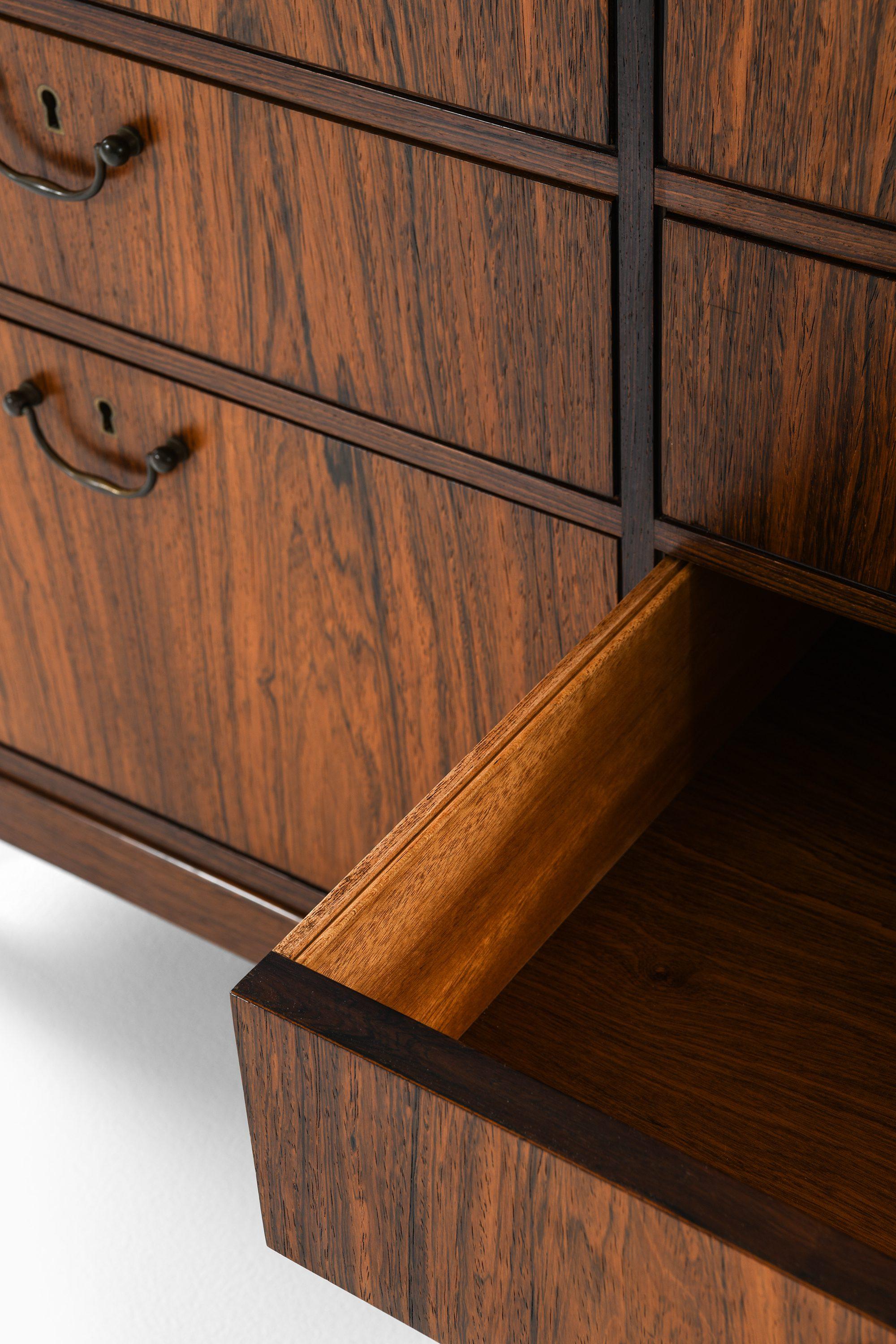 Palissandro Tavolino da toilette / Vanity / Bureau in palissandro e ottone di Frode Holm, anni 1950 in vendita