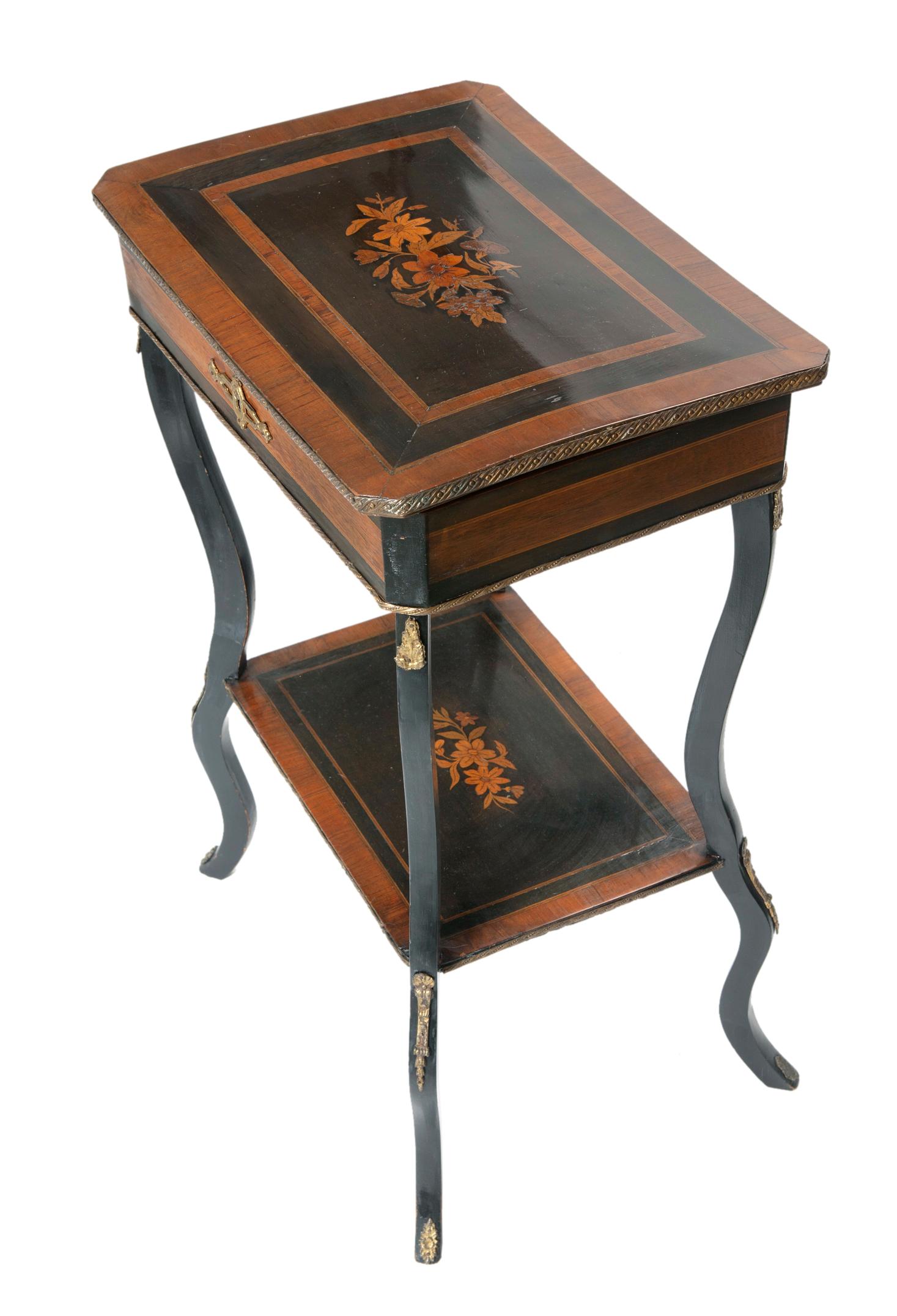 Marquetry Late 19th Century Dressing Table with Locked Compartment For Sale