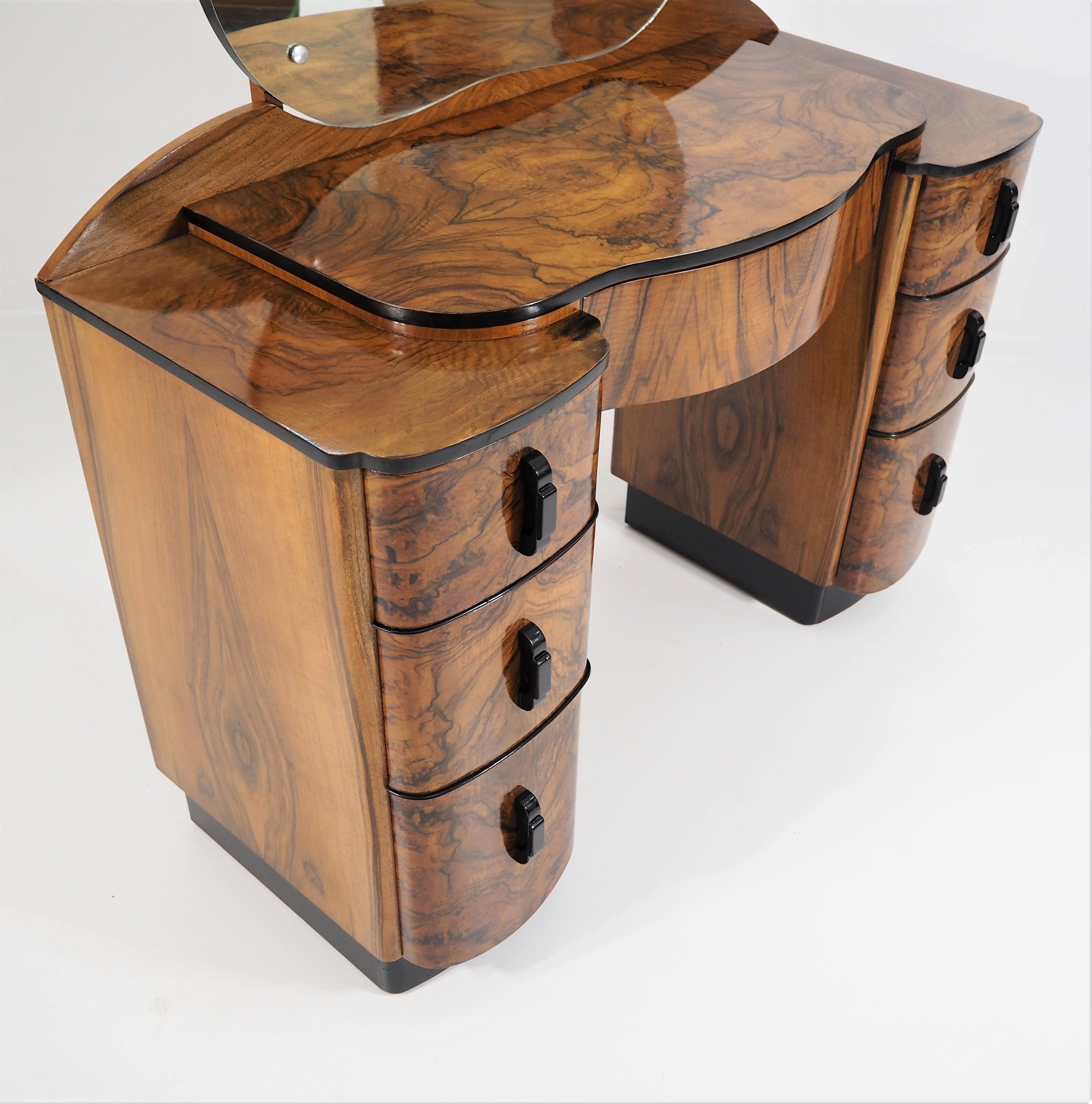 Dressing Table with Mirror by Jindřich Halabala, 1950s 3
