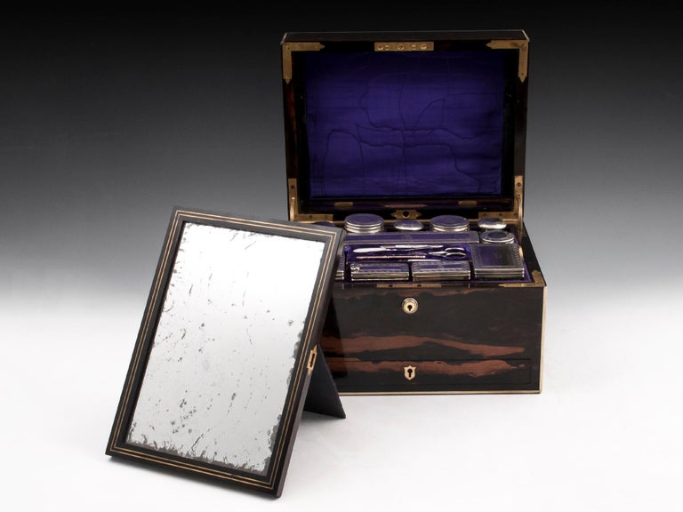 Dressing Vanity Countess Coromandel Silver Box For Sale at 1stdibs